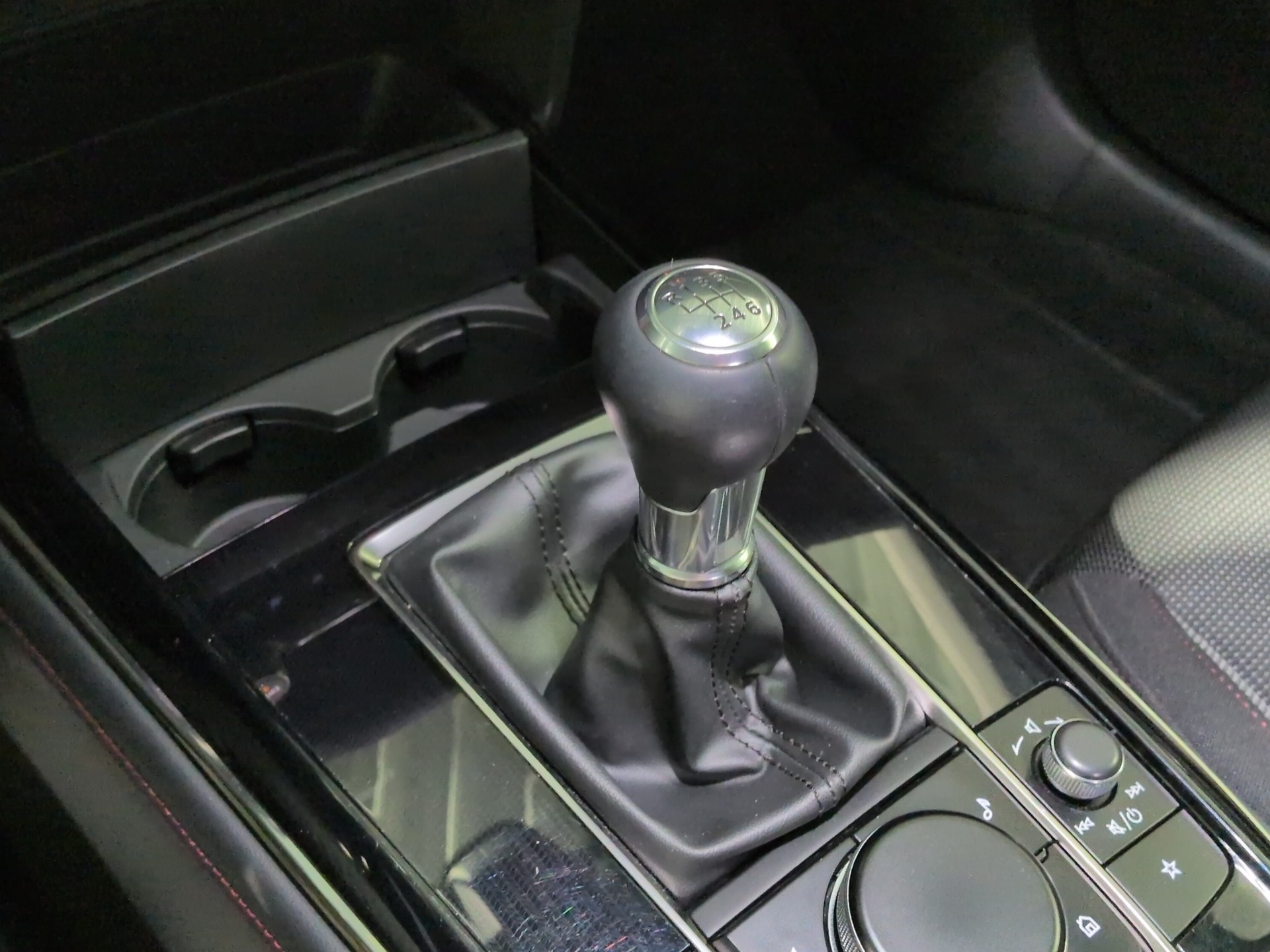 MAZDA CX-30 SKYACTIV-X 186 M Hybrid Homura FWD-image-11
