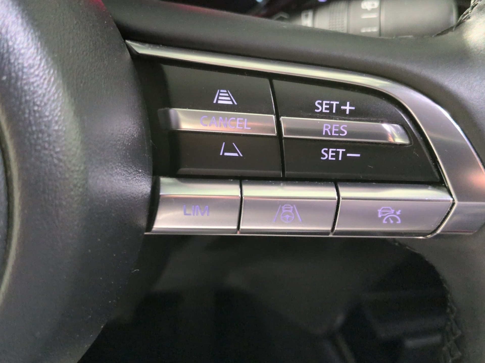 MAZDA CX-30 SKYACTIV-X 186 M Hybrid Homura FWD-image-18