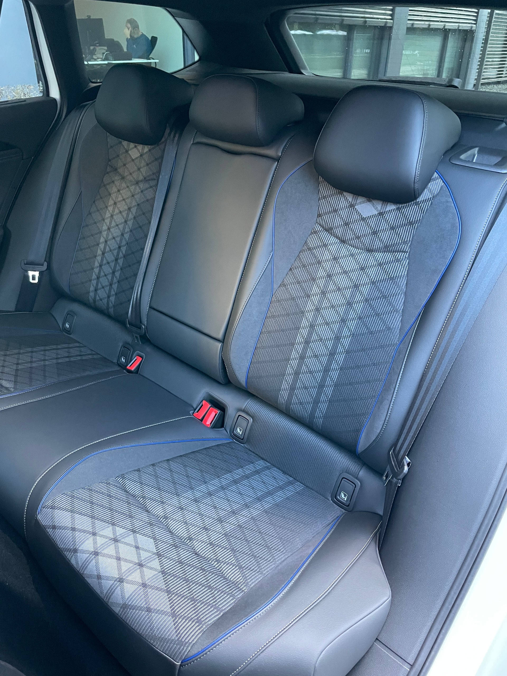 VW Passat Variant 2.0 TDI evo R-Line 4 Motion DSG-image-11