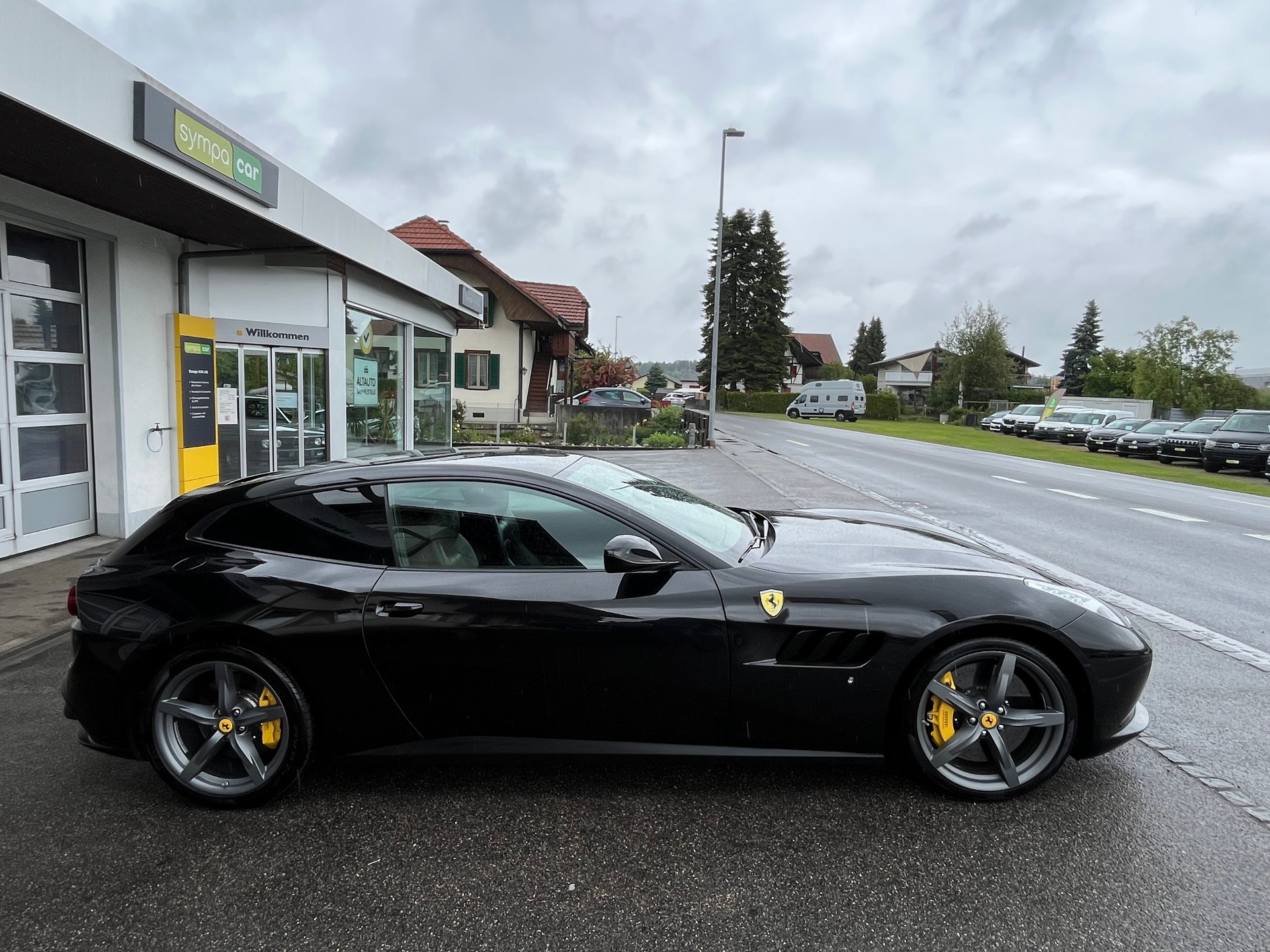 FERRARI GTC 4 Lusso T+++WENIG KM+++-showroom-element-3