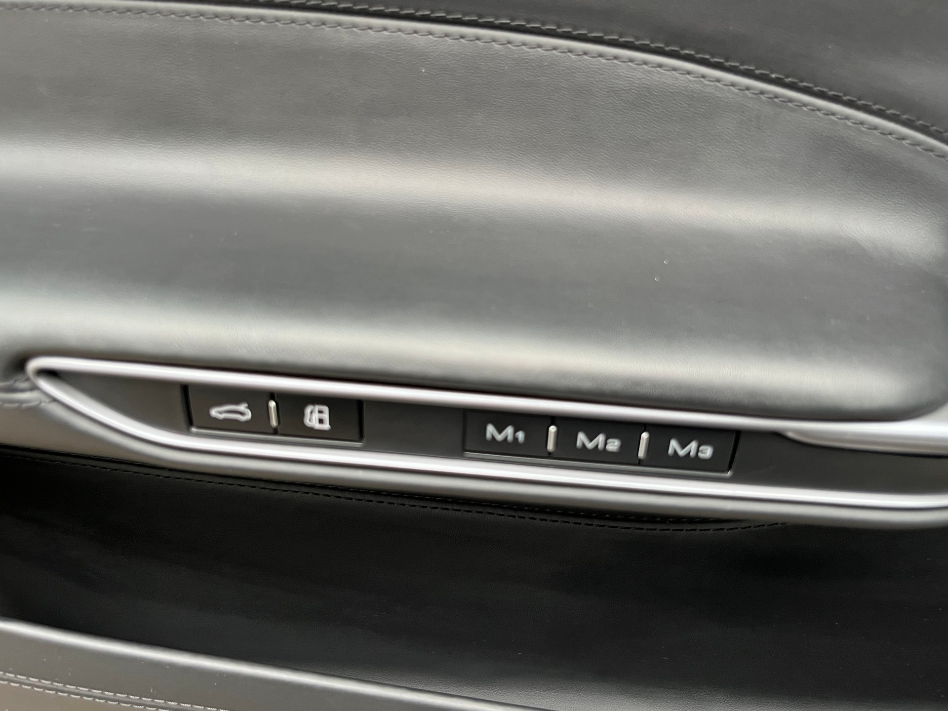 FERRARI GTC 4 Lusso T+++WENIG KM+++-image-13