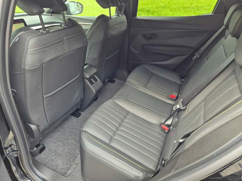 RENAULT Megane-image-10