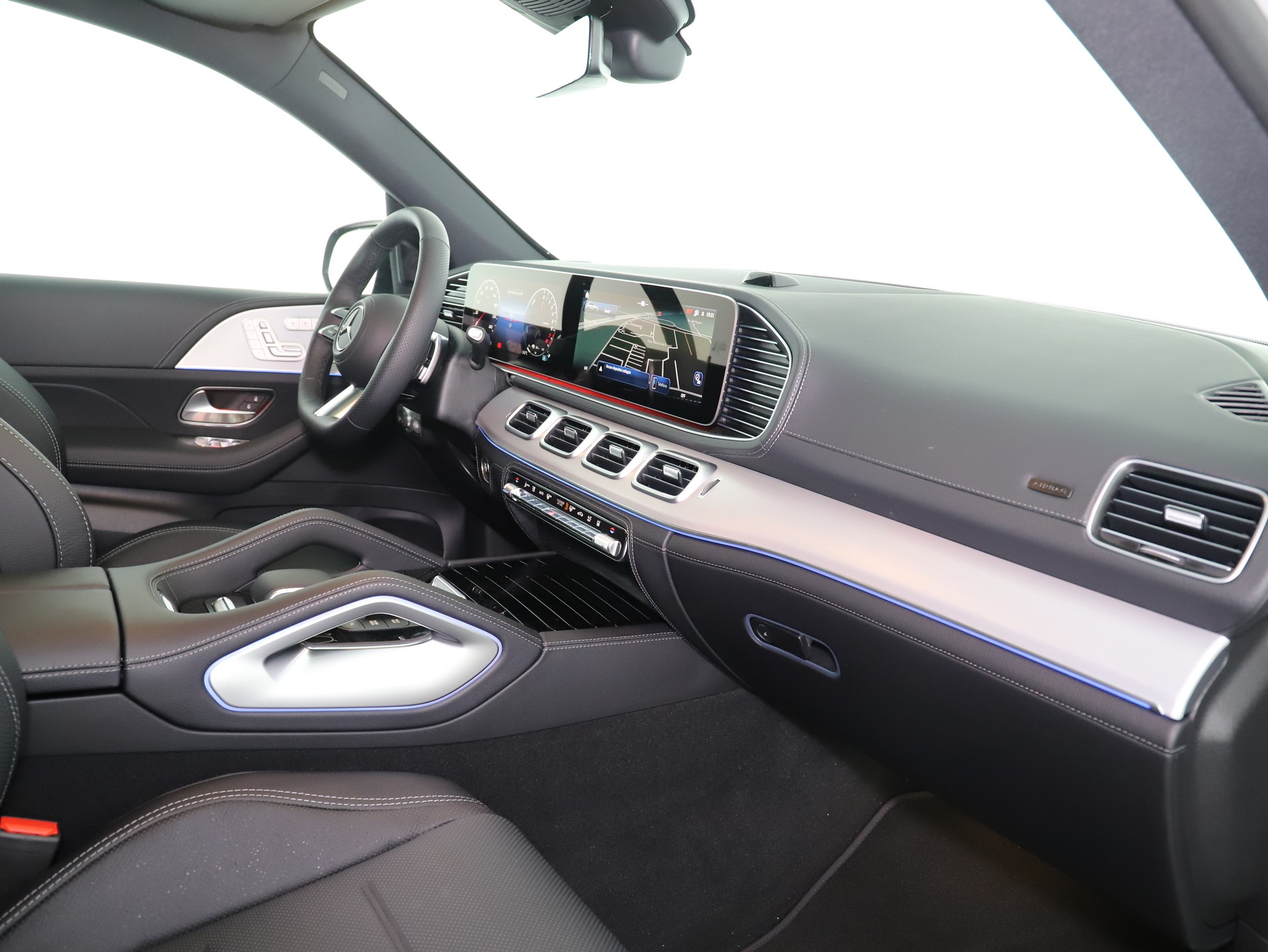 MERCEDES-BENZ GLE 300 d 4Matic-image-11