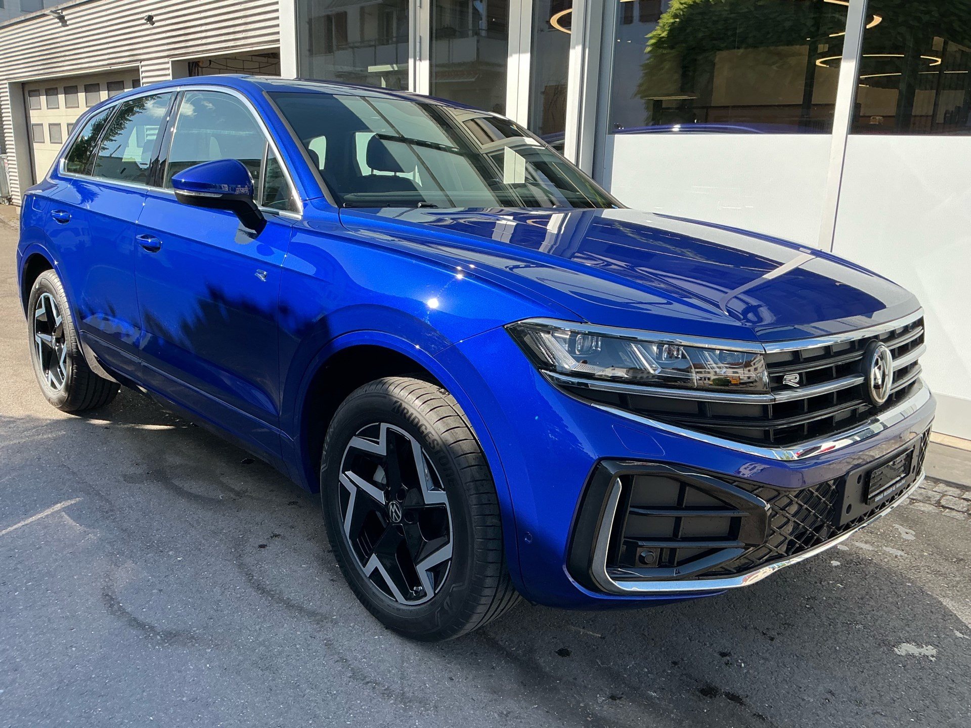 VW Touareg 3.0 TDI 4Motion R-Line *** 60 MONATE WERKSGARANTIE MIT AHK ***-showroom-element-2