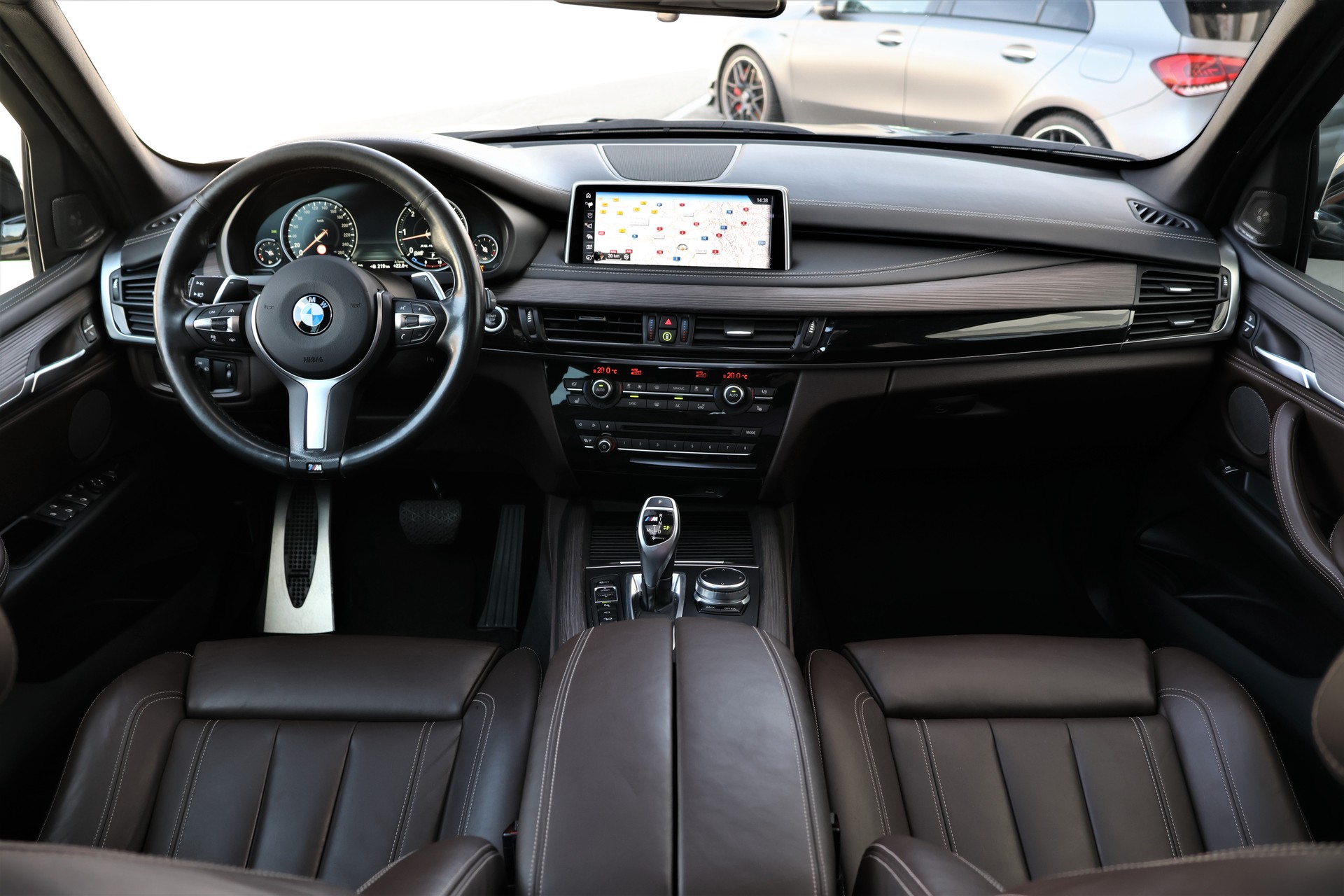 BMW X5 xDrive M50d Steptronic (CH)-image-16