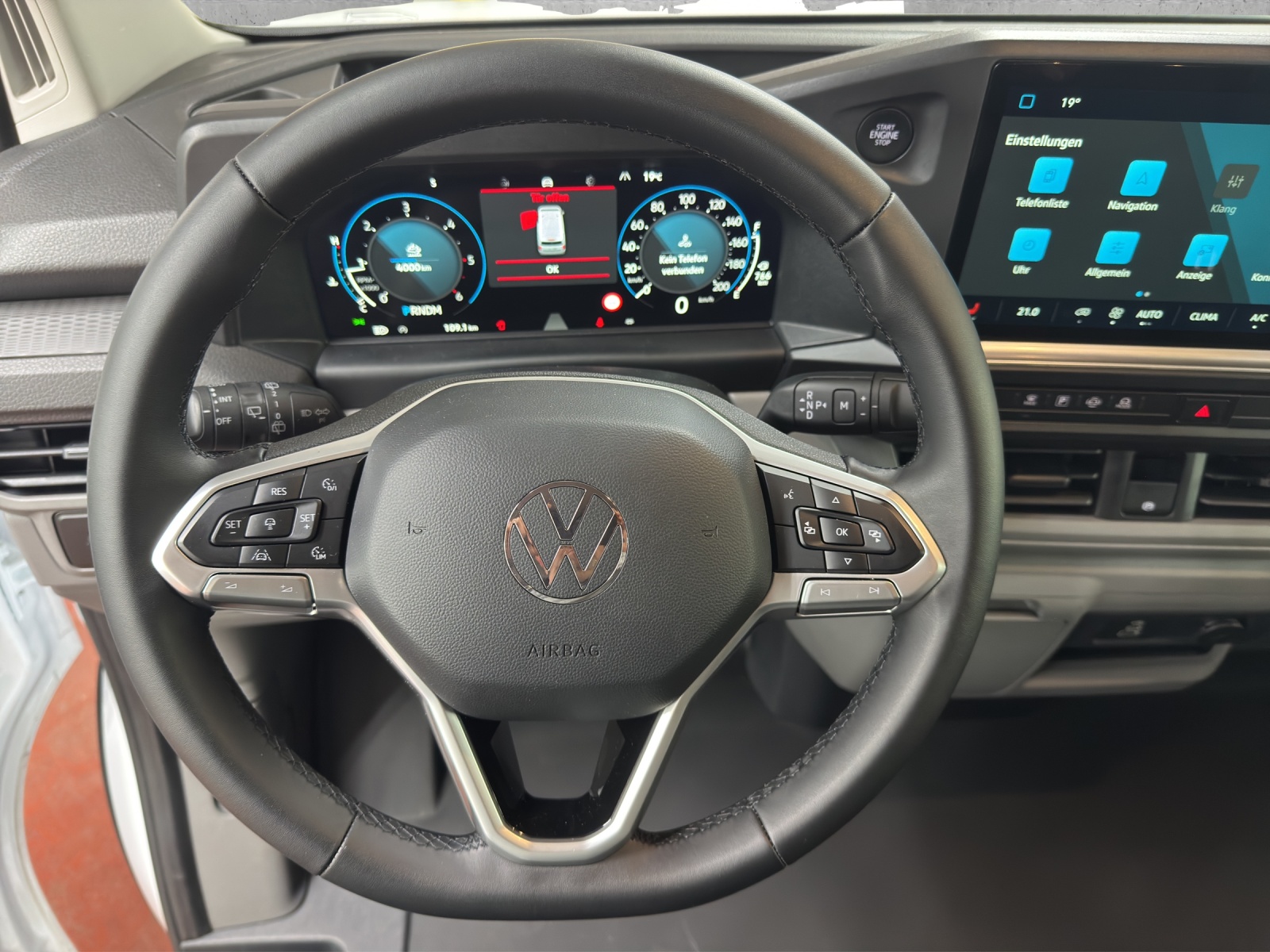 VW Transporter 2.0 TDI Automat-image-5
