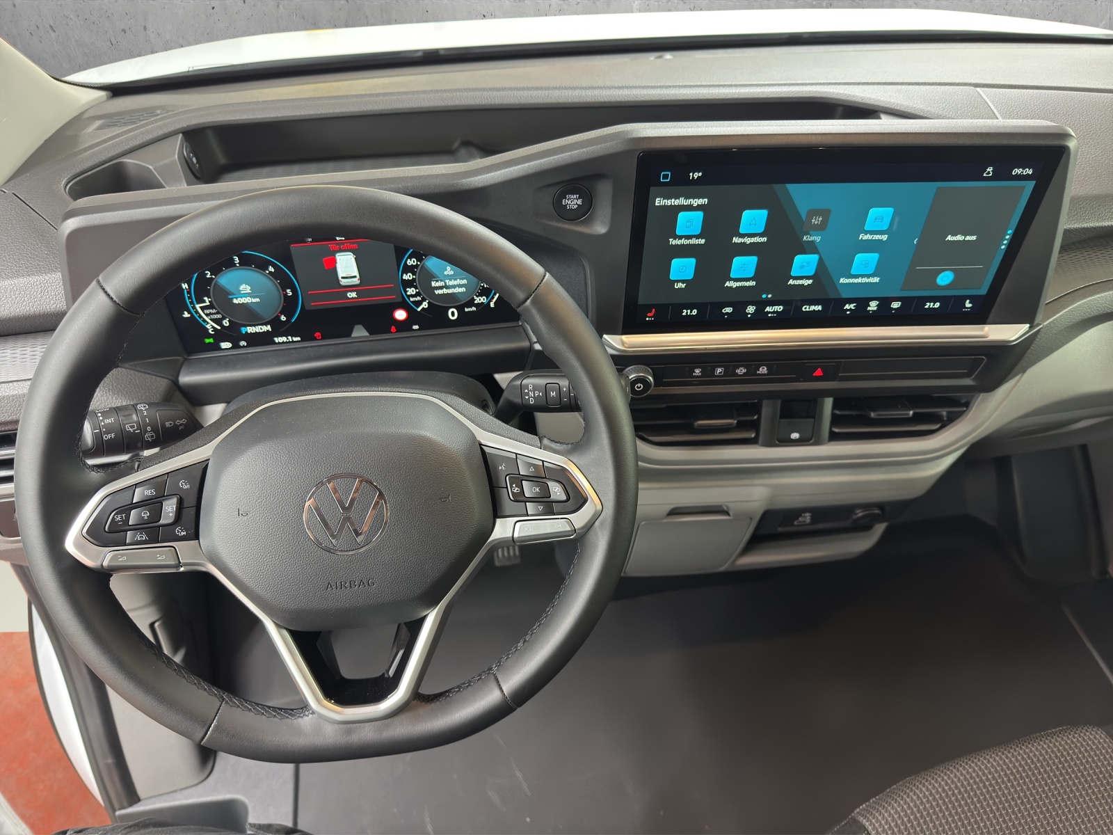 VW Transporter 2.0 TDI Automat-image-6