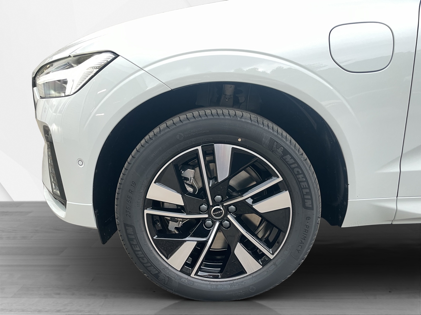 VOLVO XC60 2.0 T6 TE Plus Dark eAWD-image-8