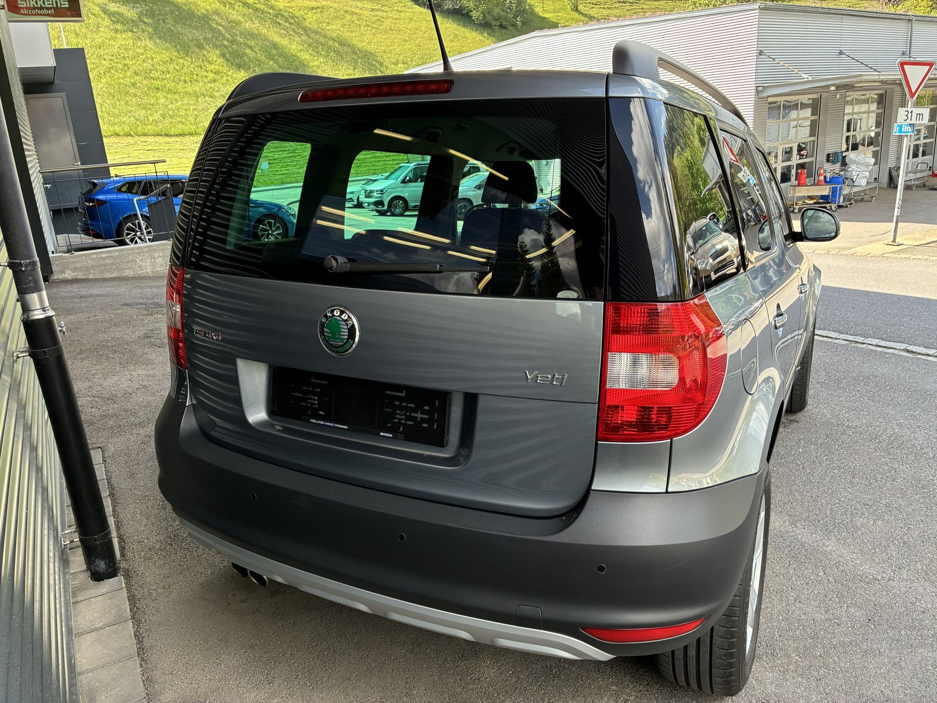 SKODA Yeti 1.8 TSI Active 4x4-image-6