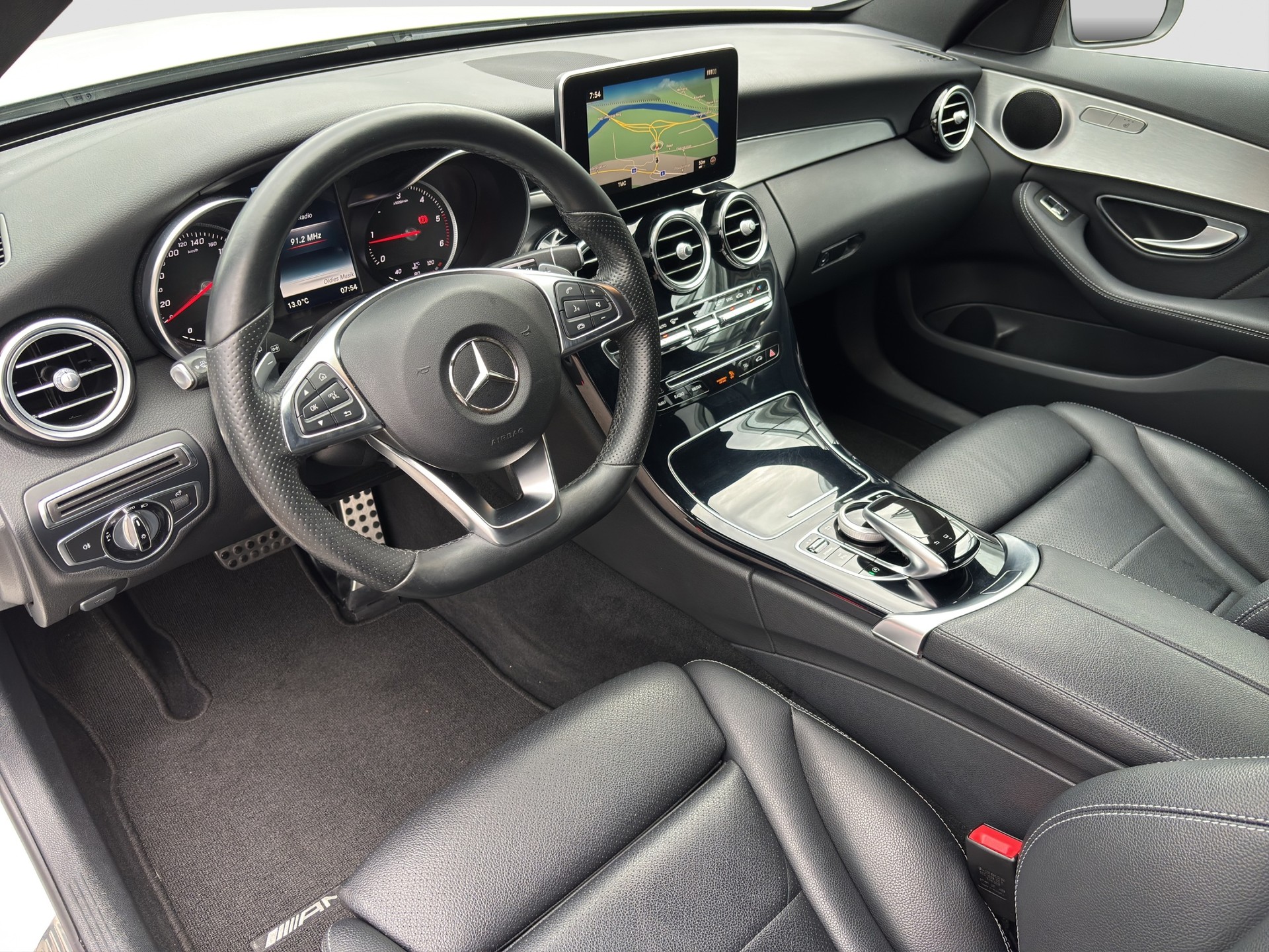 MERCEDES-BENZ C 220 d AMG Line 4Matic 9G-Tronic-image-11