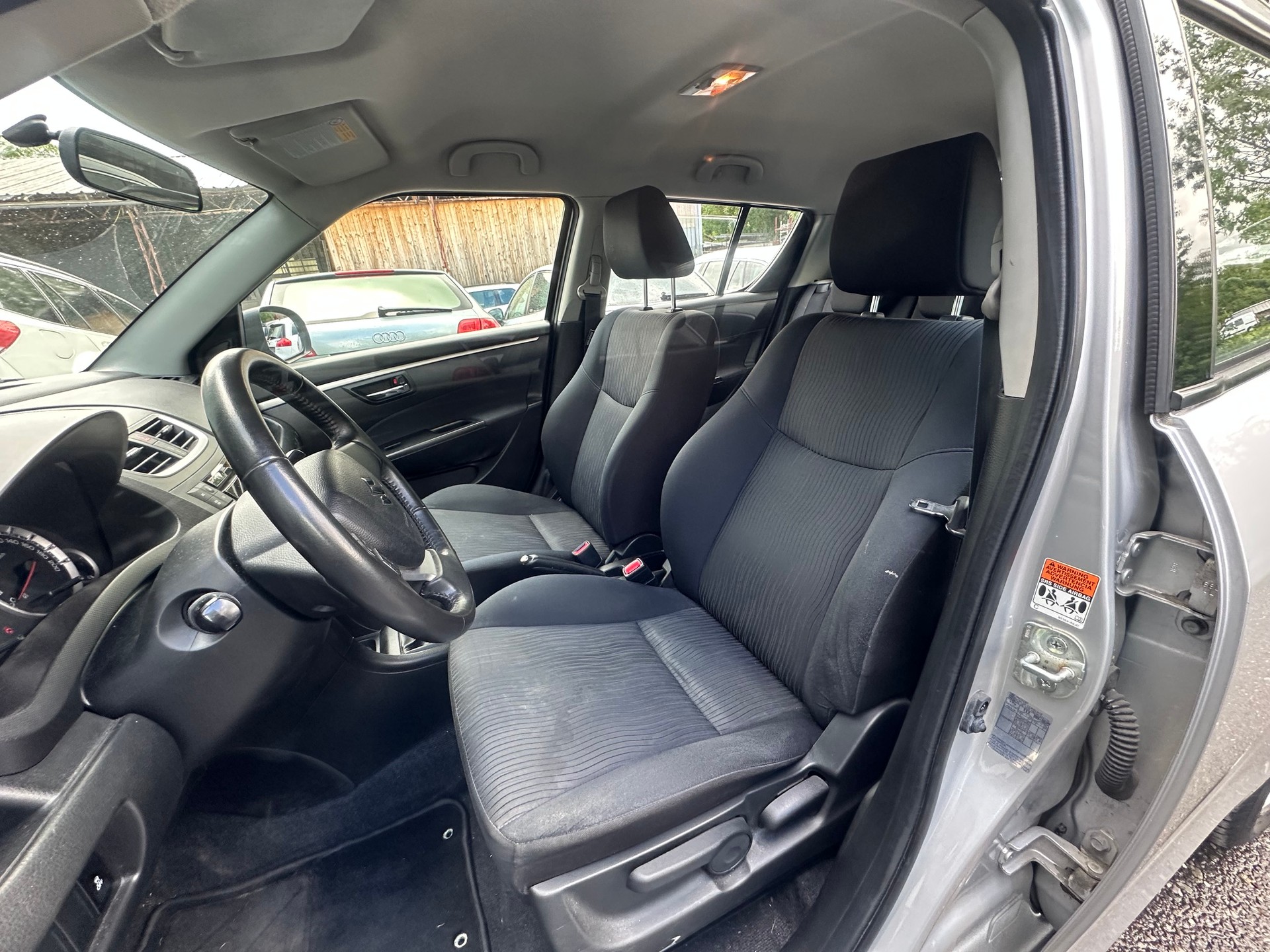 SUZUKI Swift 1.2i 16V GL Top 4x4-image-9