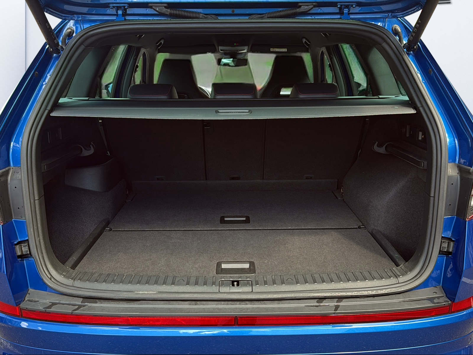 SKODA Kodiaq 2.0 TSI 4x4 RS-image-8