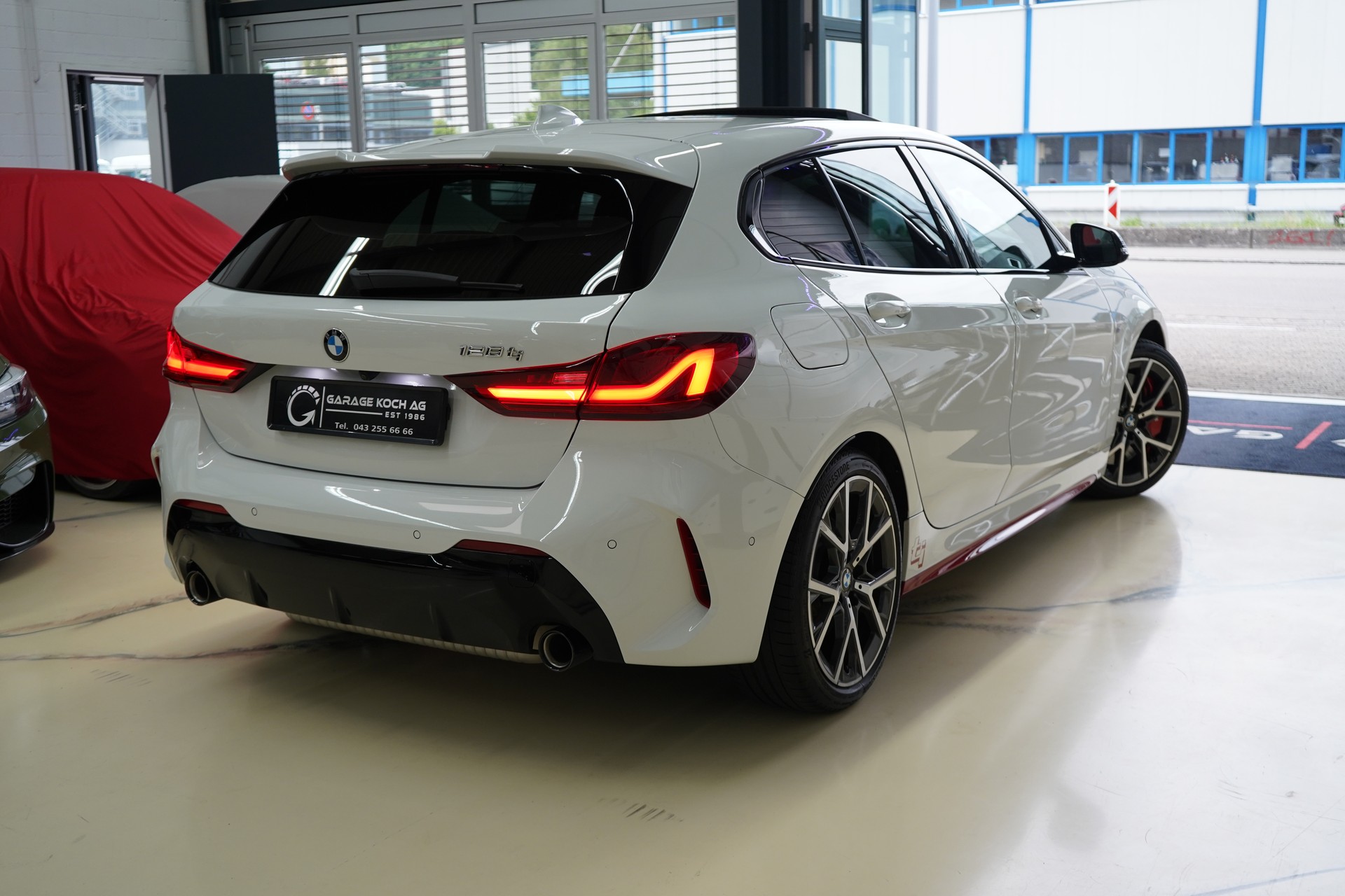 BMW 128ti M Sport Pro Steptronic-image-9