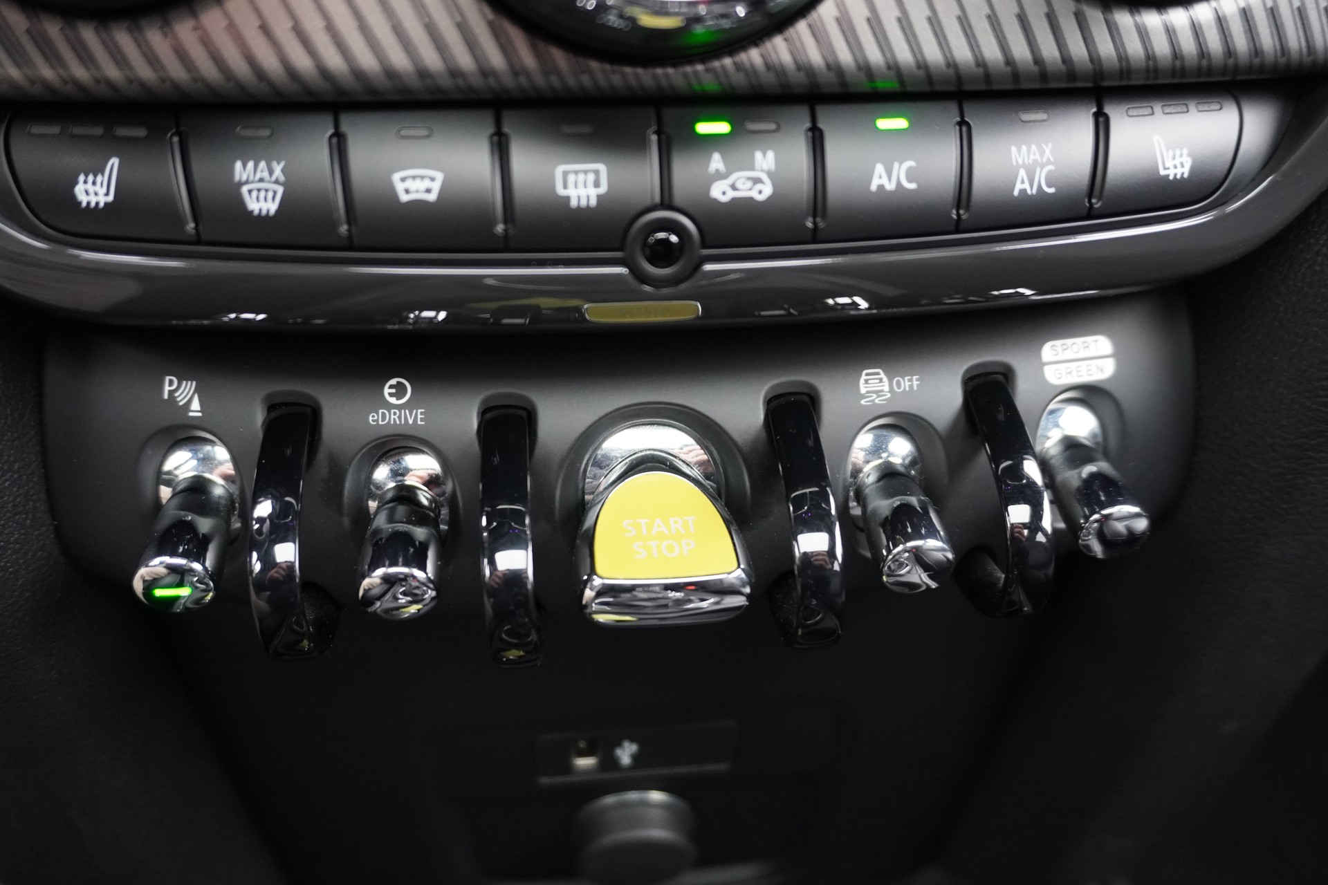 MINI Countryman Cooper SE Trafalgar ALL4 PHEV Steptronic-image-25