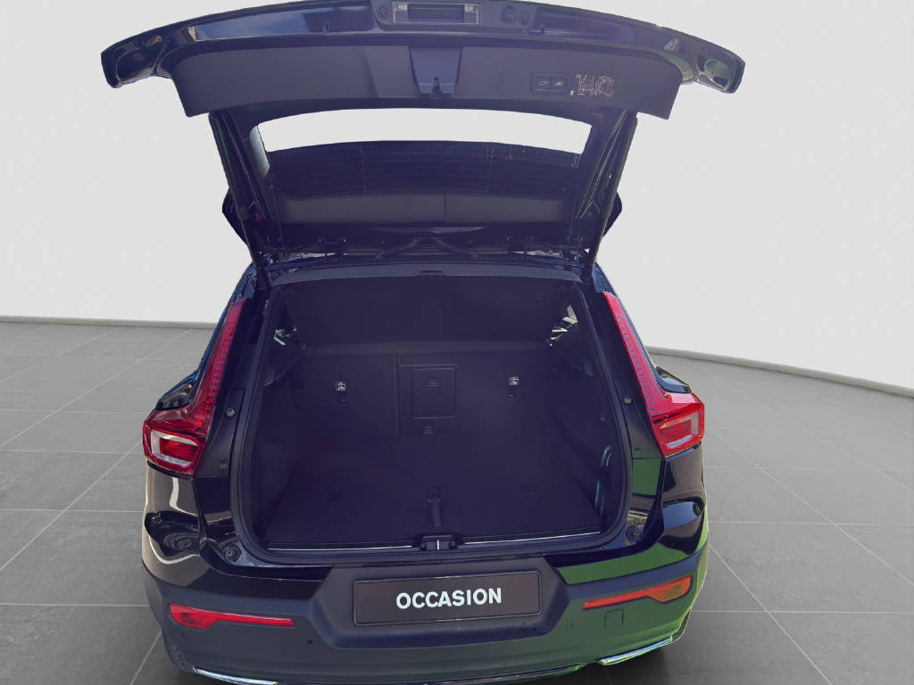 VOLVO XC40 2.0 T5 R-Design AWD-image-13