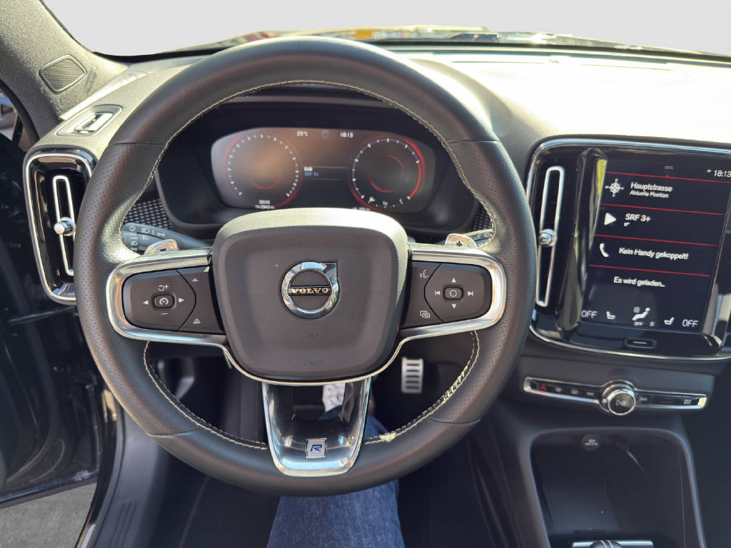 VOLVO XC40 2.0 T5 R-Design AWD-image-8