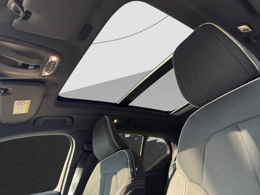 VOLVO XC40 2.0 T5 R-Design AWD-image-11