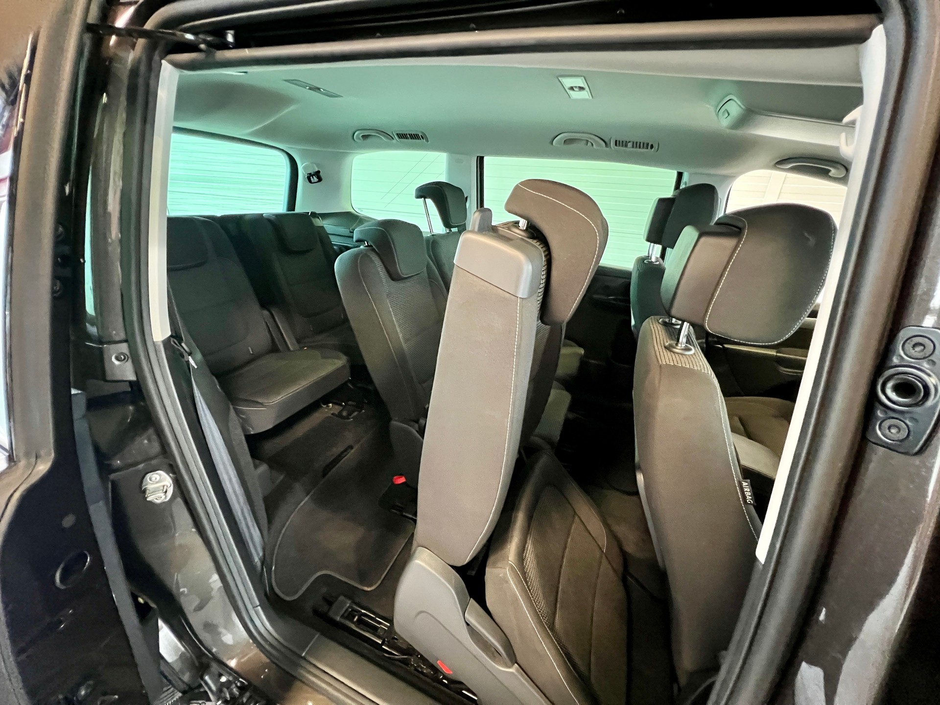 VW Sharan 2.0 TDI BMT Comfortline DSG-image-16
