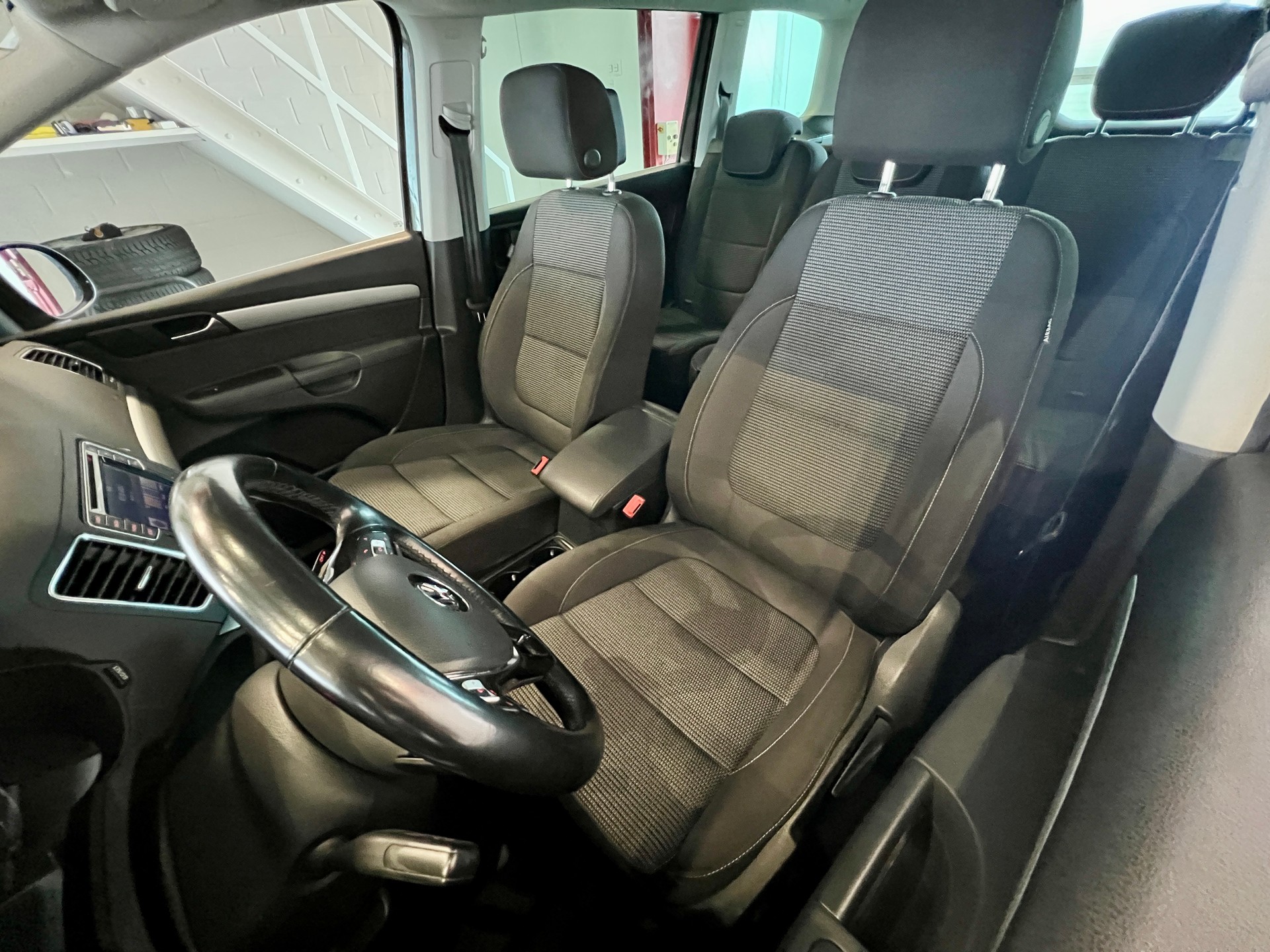VW Sharan 2.0 TDI BMT Comfortline DSG-image-9