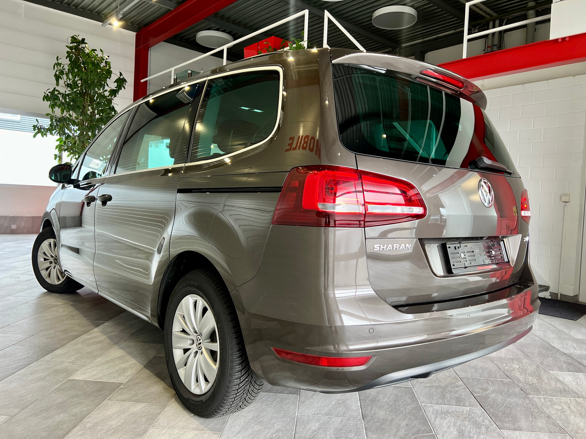 VW Sharan 2.0 TDI BMT Comfortline DSG-image-4
