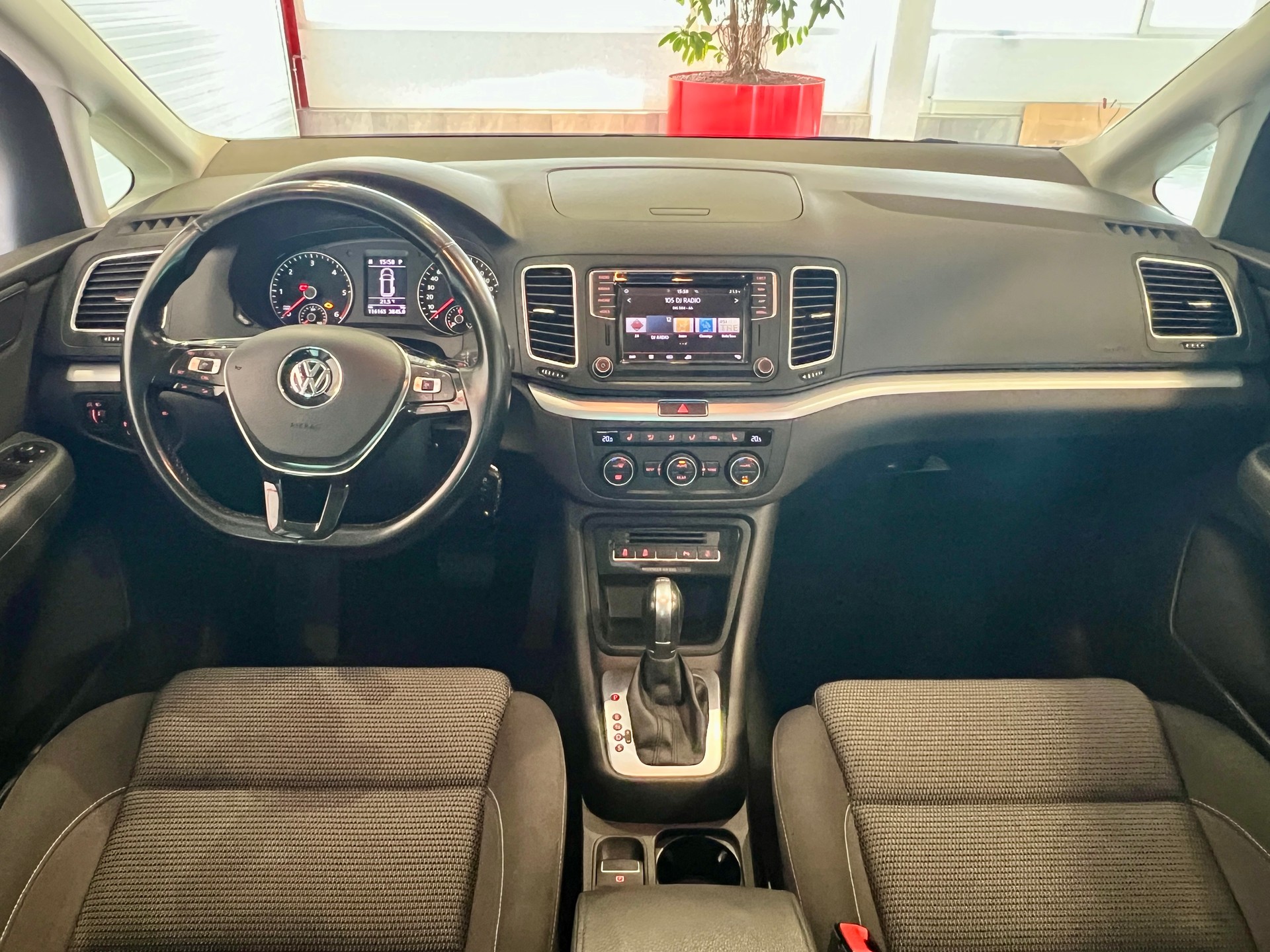 VW Sharan 2.0 TDI BMT Comfortline DSG-image-21