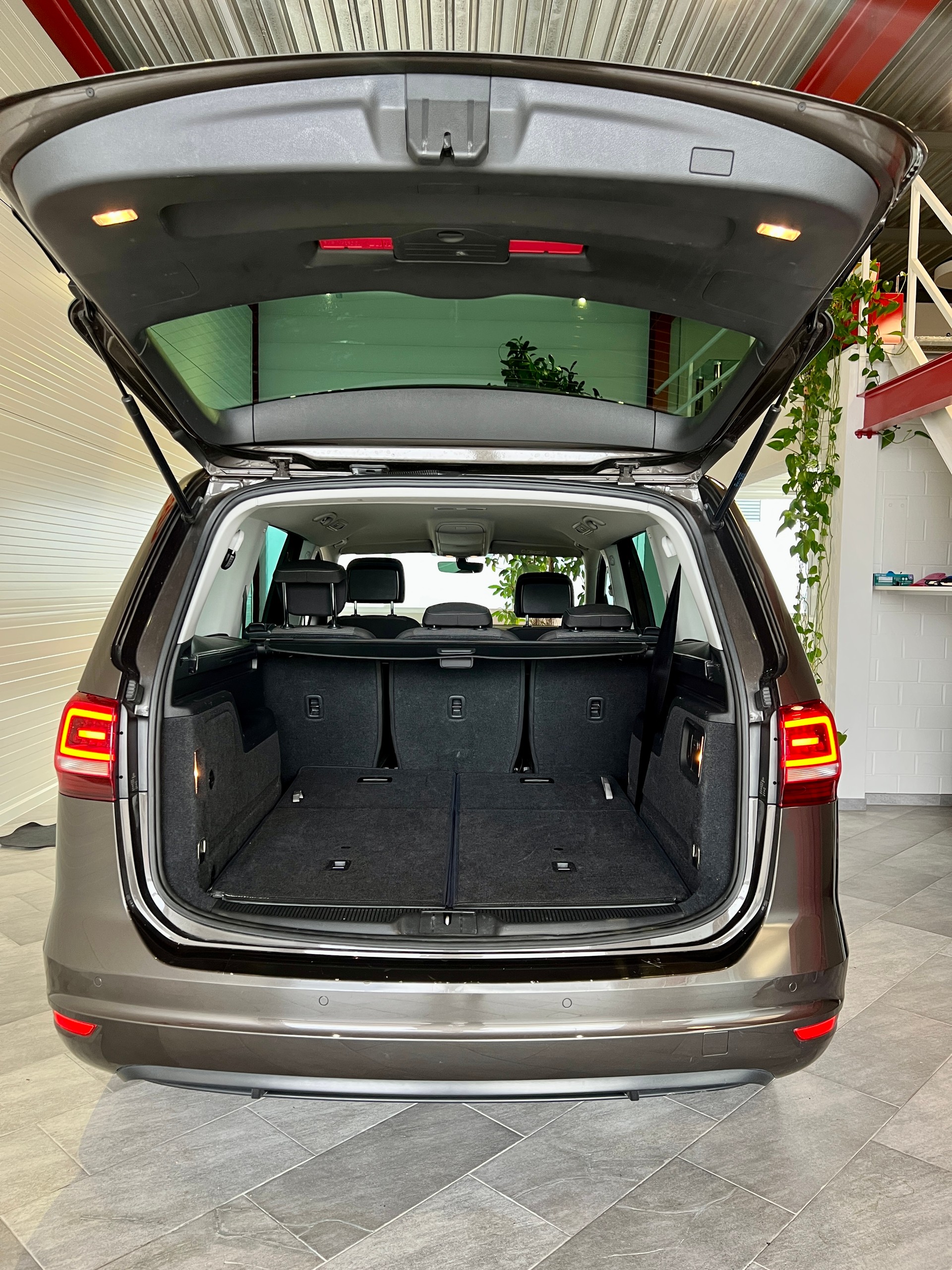 VW Sharan 2.0 TDI BMT Comfortline DSG-image-11