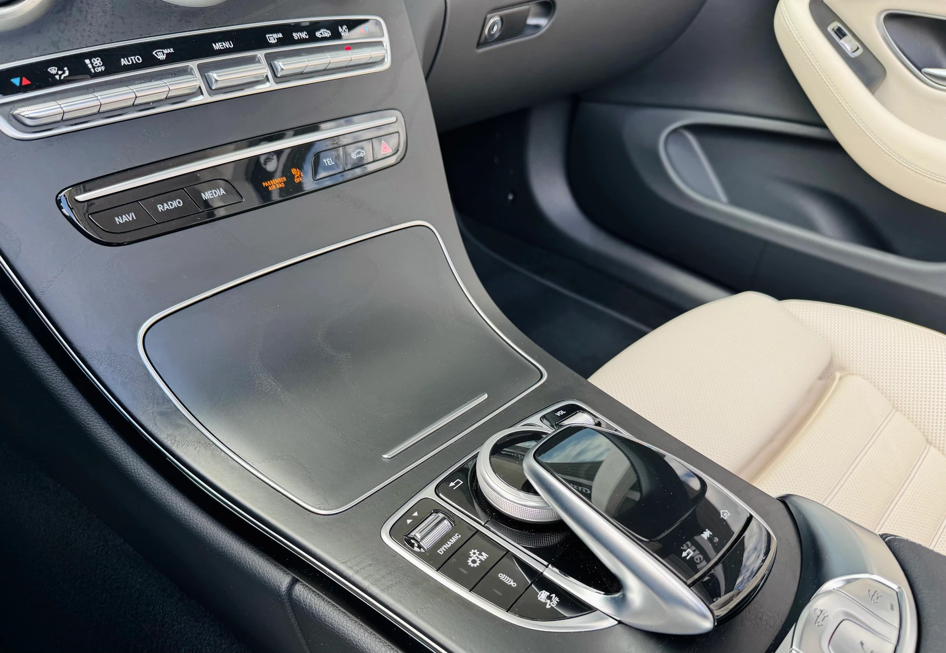 MERCEDES-BENZ C 43 Cabriolet AMG 4Matic 9G-Tronic-image-20