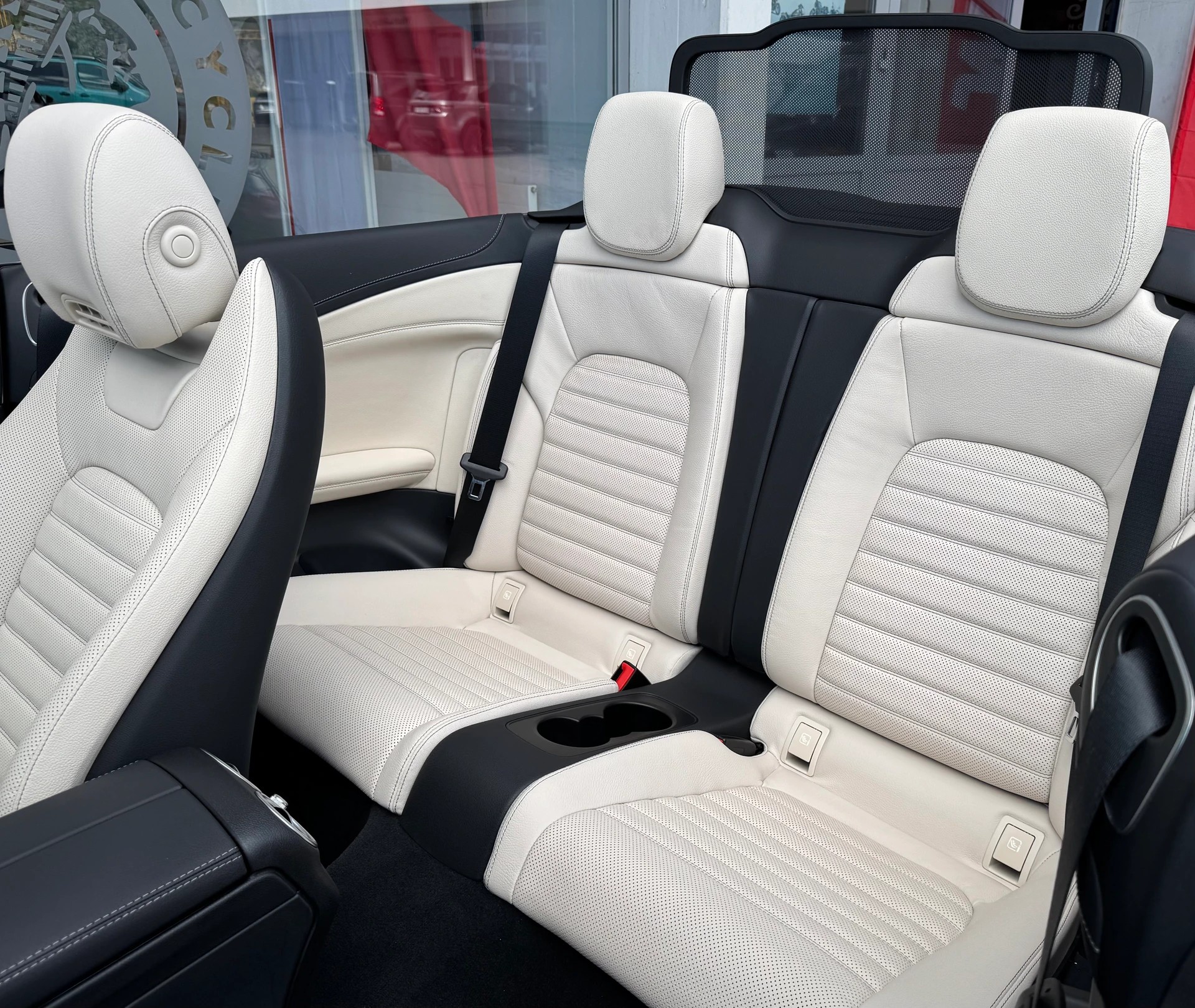 MERCEDES-BENZ C 43 Cabriolet AMG 4Matic 9G-Tronic-image-11