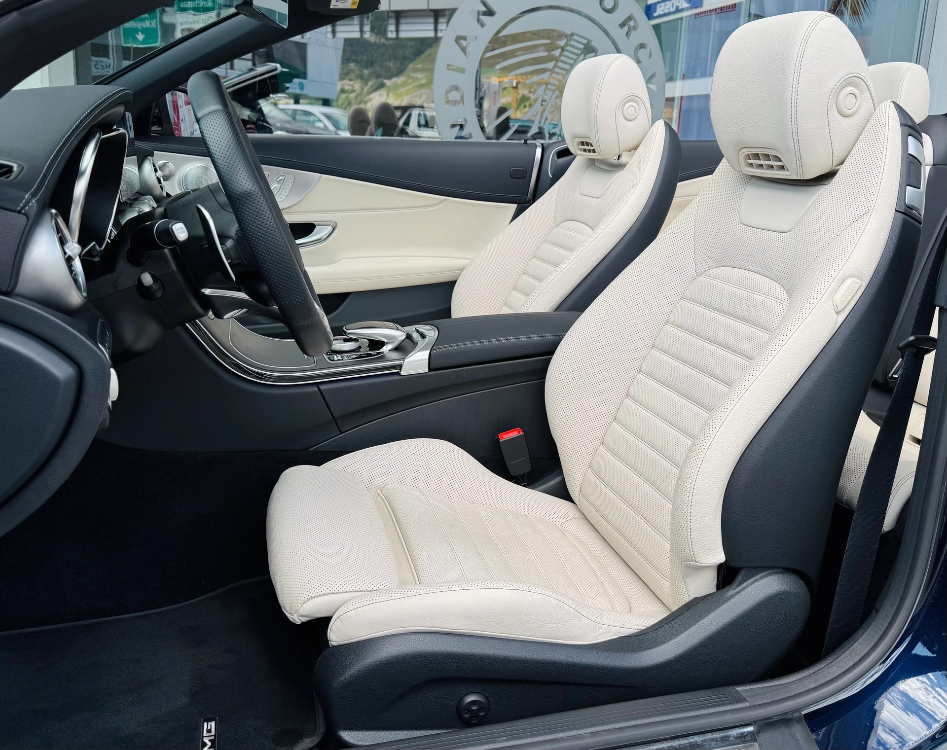 MERCEDES-BENZ C 43 Cabriolet AMG 4Matic 9G-Tronic-image-9