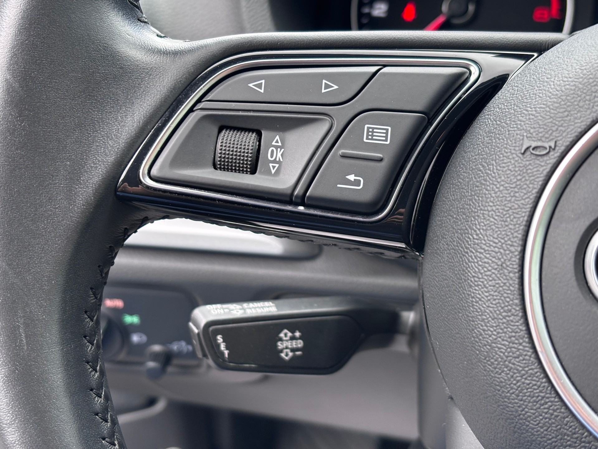 AUDI A3 Sportback 35 TFSI Design-image-10