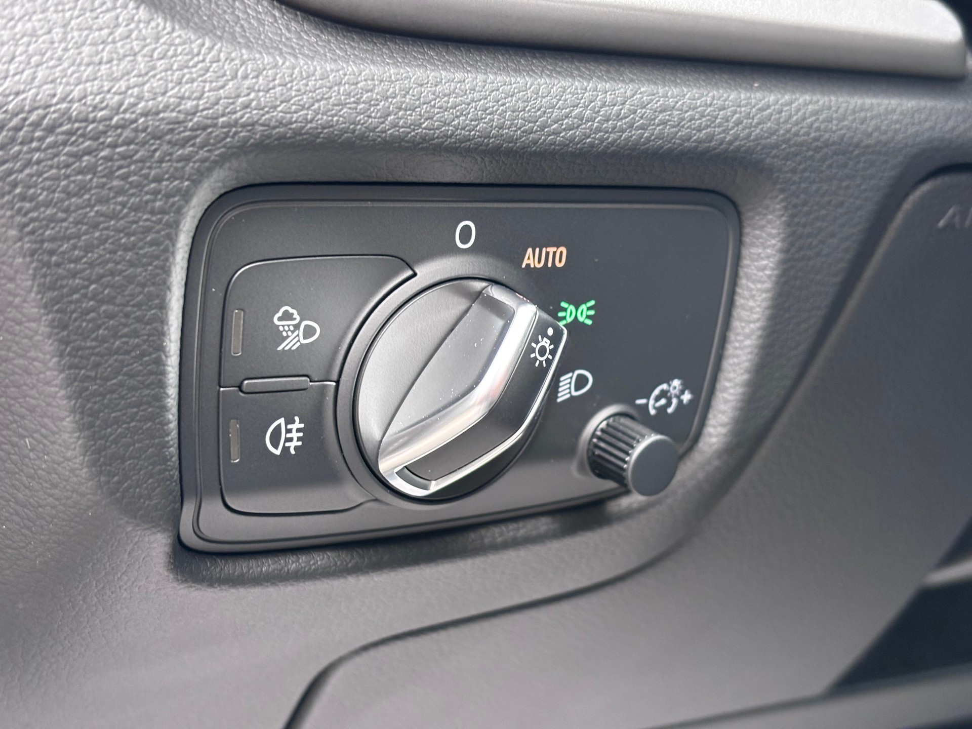 AUDI A3 Sportback 35 TFSI Design-image-19