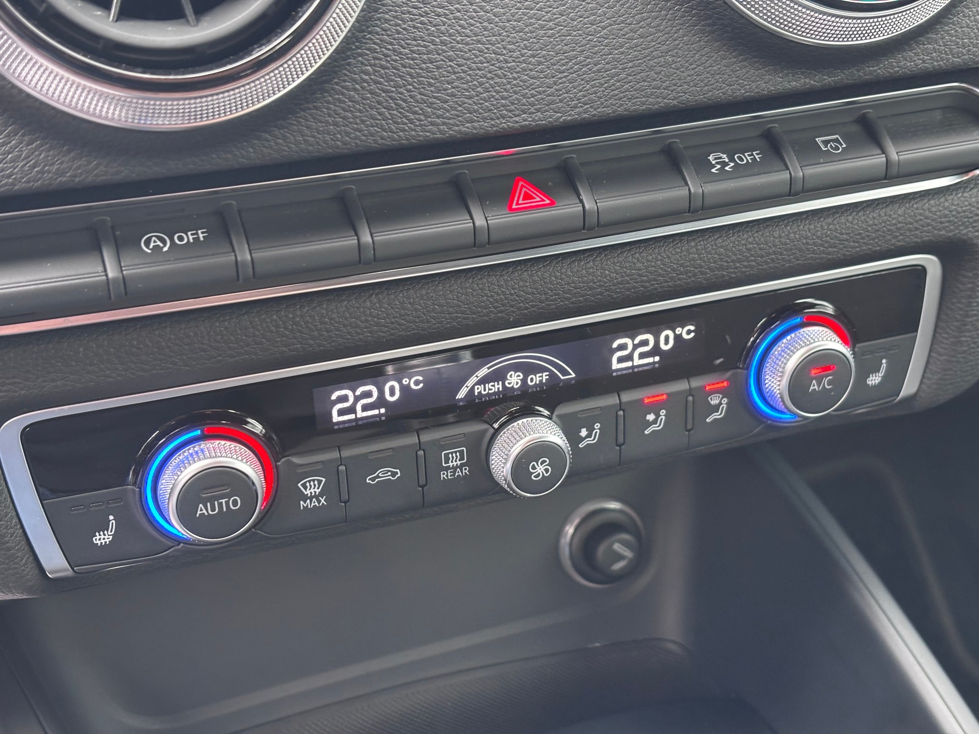 AUDI A3 Sportback 35 TFSI Design-image-12