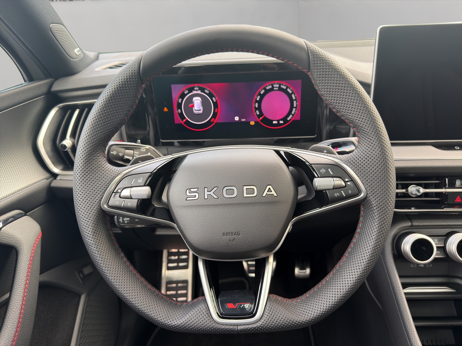 SKODA Kodiaq 2.0 TSI RS 4x4-image-10