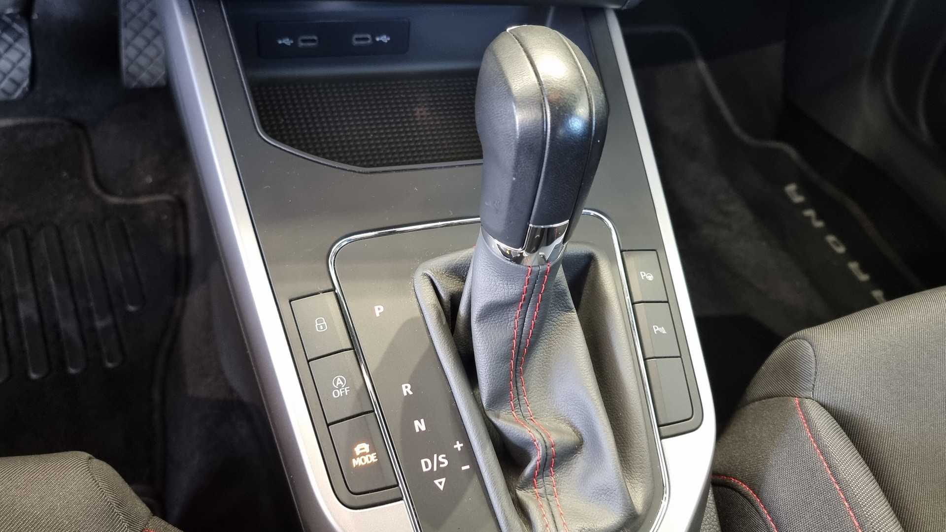 SEAT Arona 1.0 TSI 115 FR Edition DSG-image-8