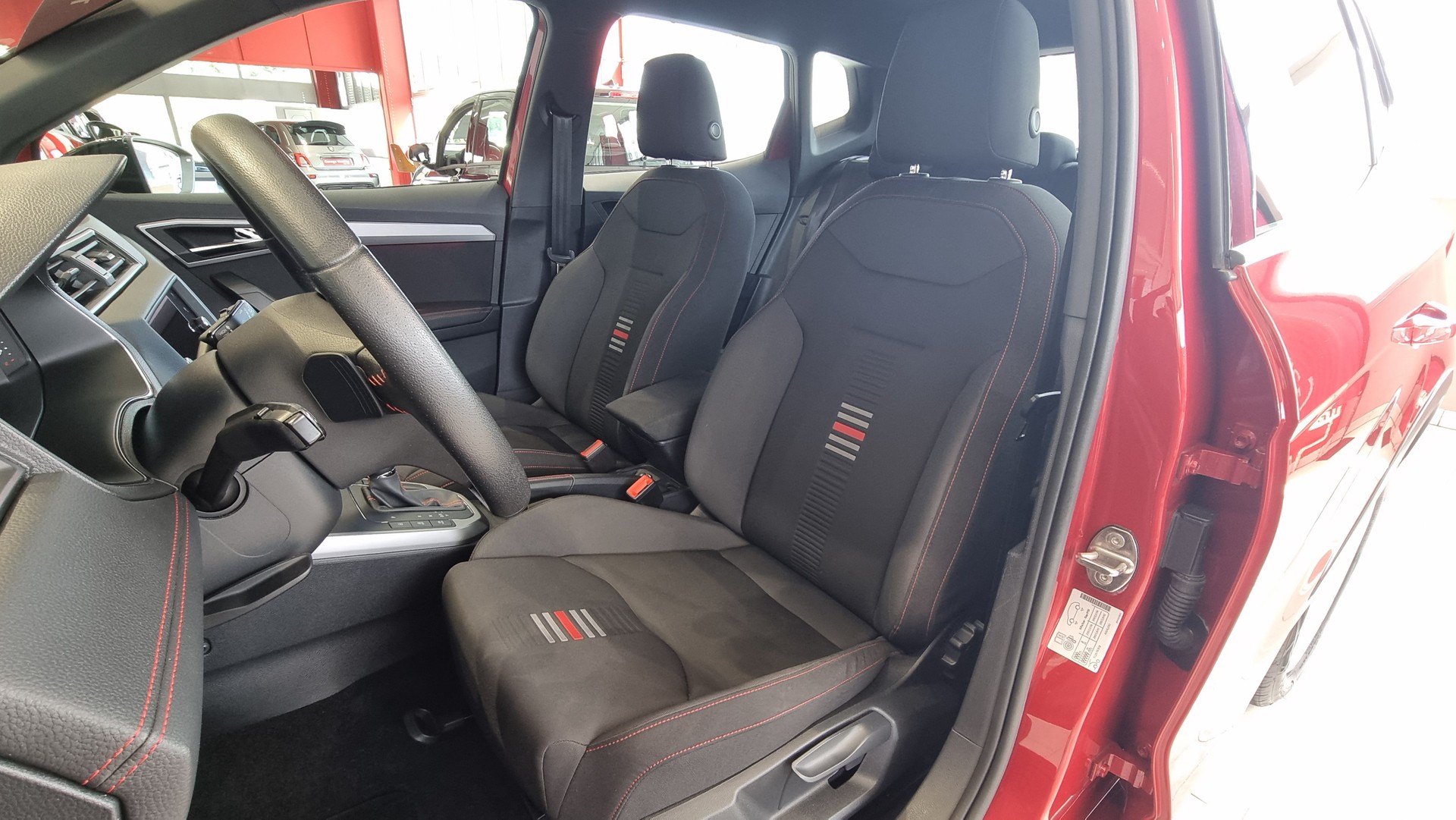 SEAT Arona 1.0 TSI 115 FR Edition DSG-image-15