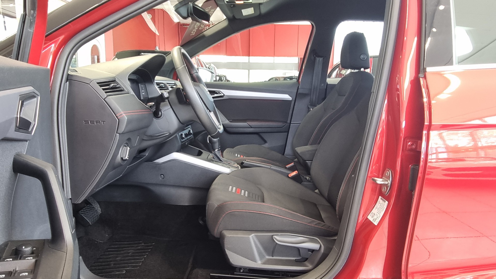 SEAT Arona 1.0 TSI 115 FR Edition DSG-image-14