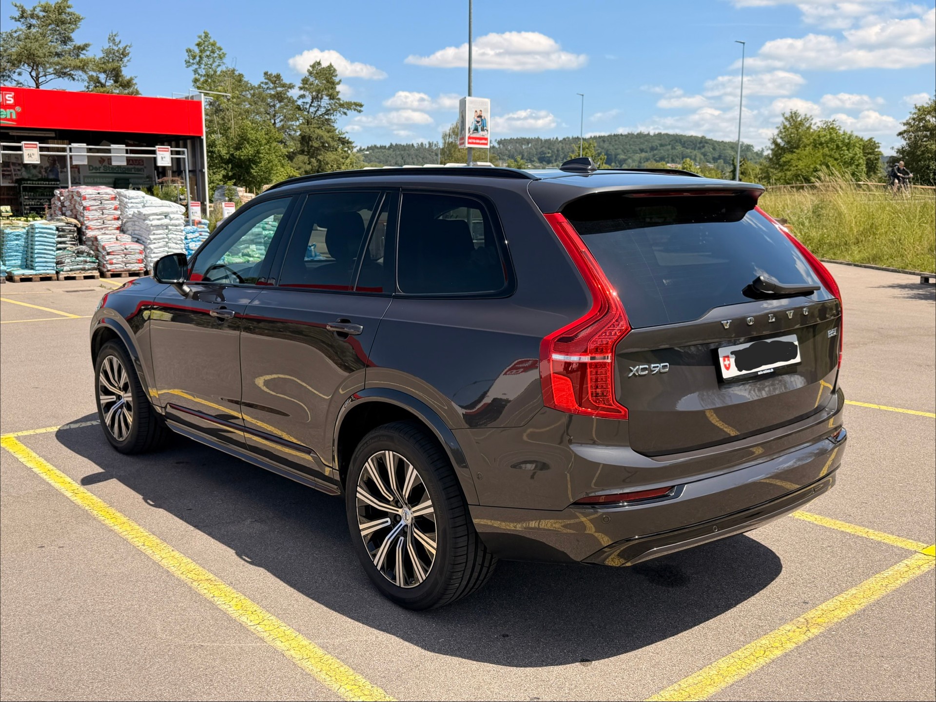 VOLVO XC90-image-2