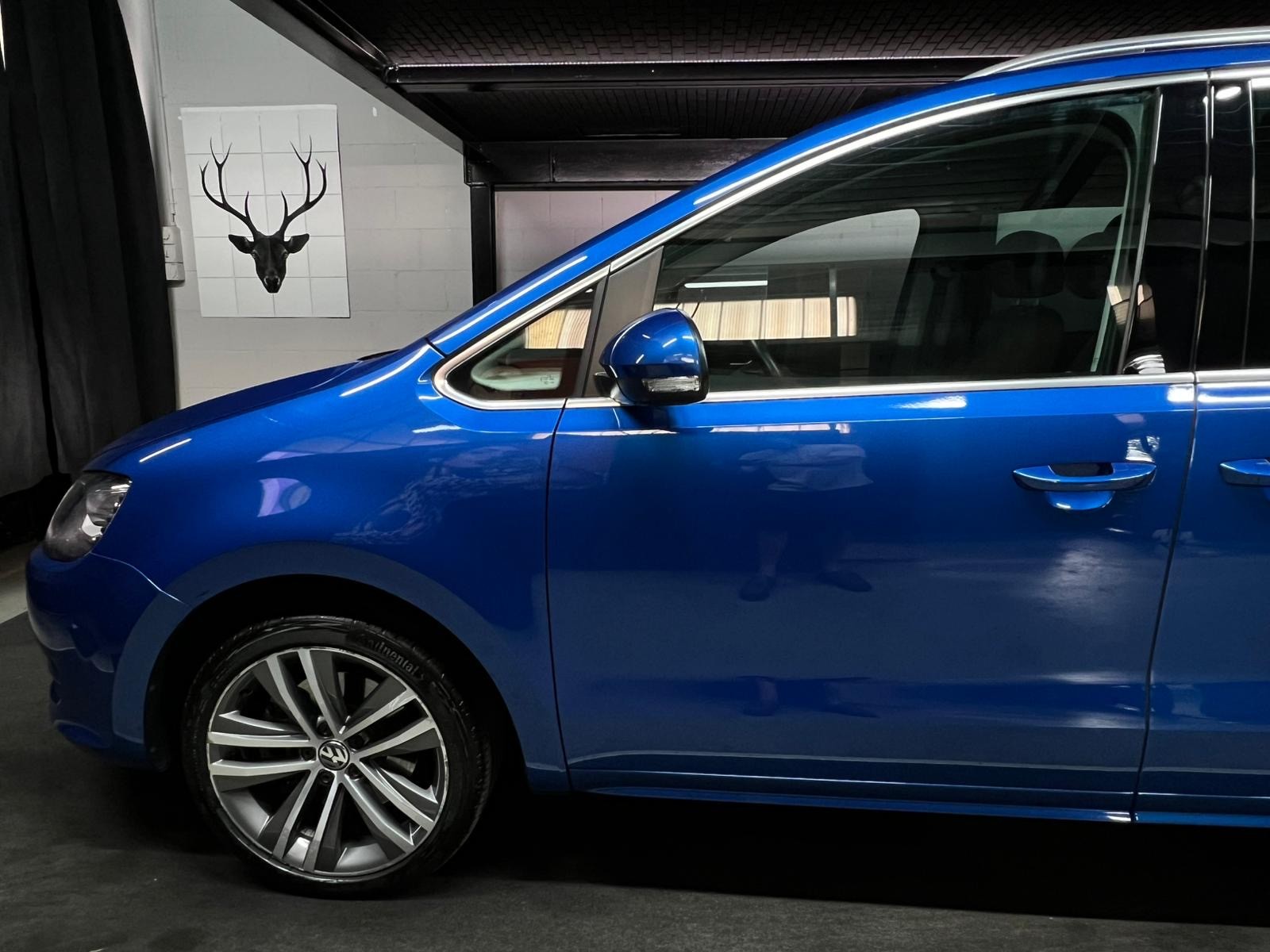 VW Sharan 1.4 TSI BlMT Highline DSG / Electric seats with massage / Electric doors / Camera / Panoramic roof / Very well equipped-image-5