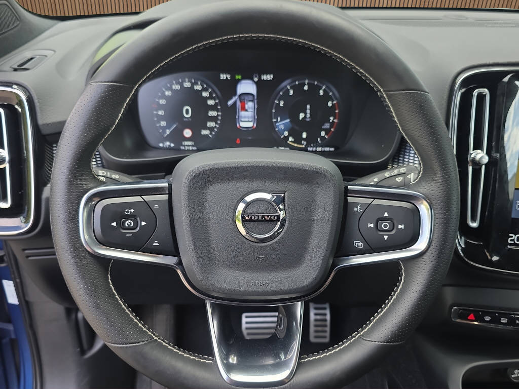 VOLVO XC40 2.0 B4 MH R-Design AWD-image-14