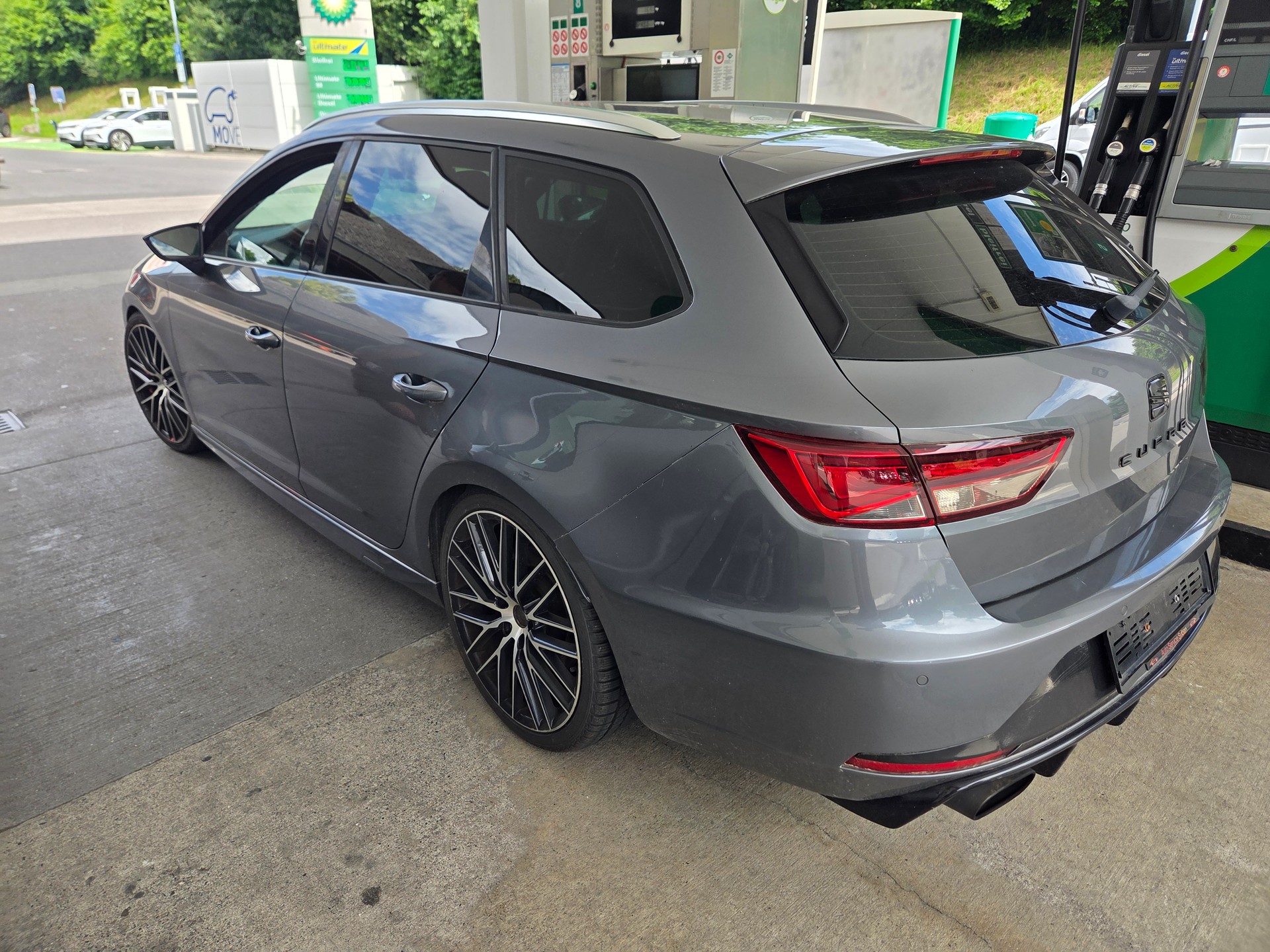 SEAT Leon ST 2.0 TSI Cupra 280 DSG-image-2