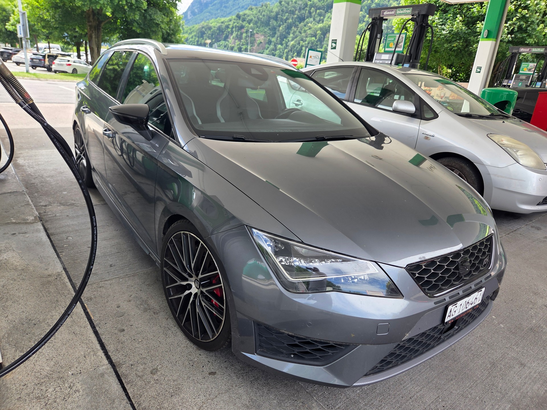 SEAT Leon ST 2.0 TSI Cupra 280 DSG-image-1