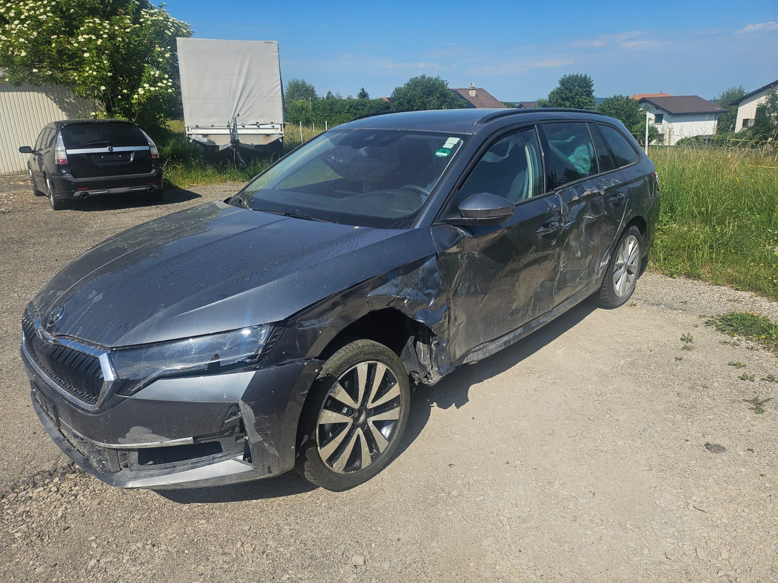 SKODA Octavia Combi 1.5 TSI mHEV DSG Dynamic BESCHADIGT ENDOMMAGEE-image-6