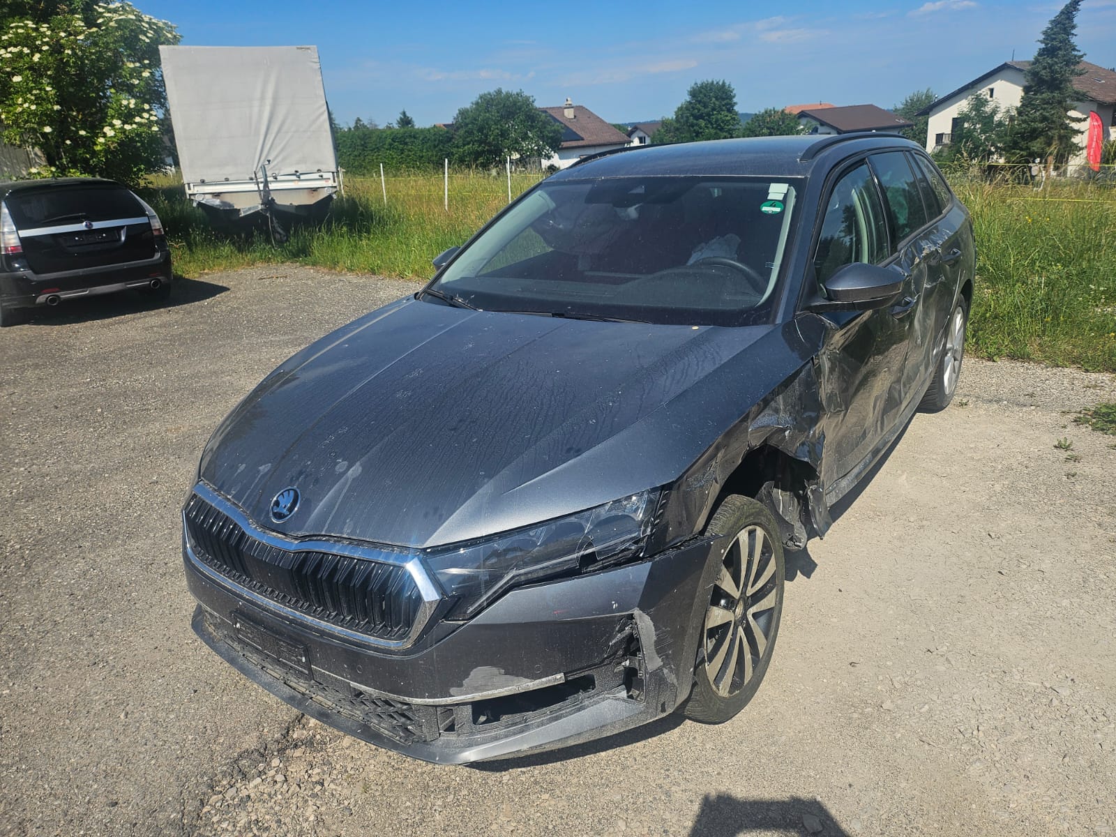 SKODA Octavia Combi 1.5 TSI mHEV DSG Dynamic BESCHADIGT ENDOMMAGEE-image-10