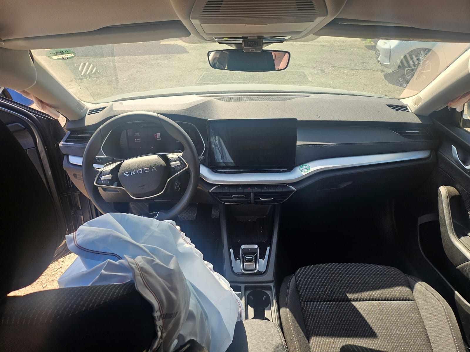 SKODA Octavia Combi 1.5 TSI mHEV DSG Dynamic BESCHADIGT ENDOMMAGEE-image-13