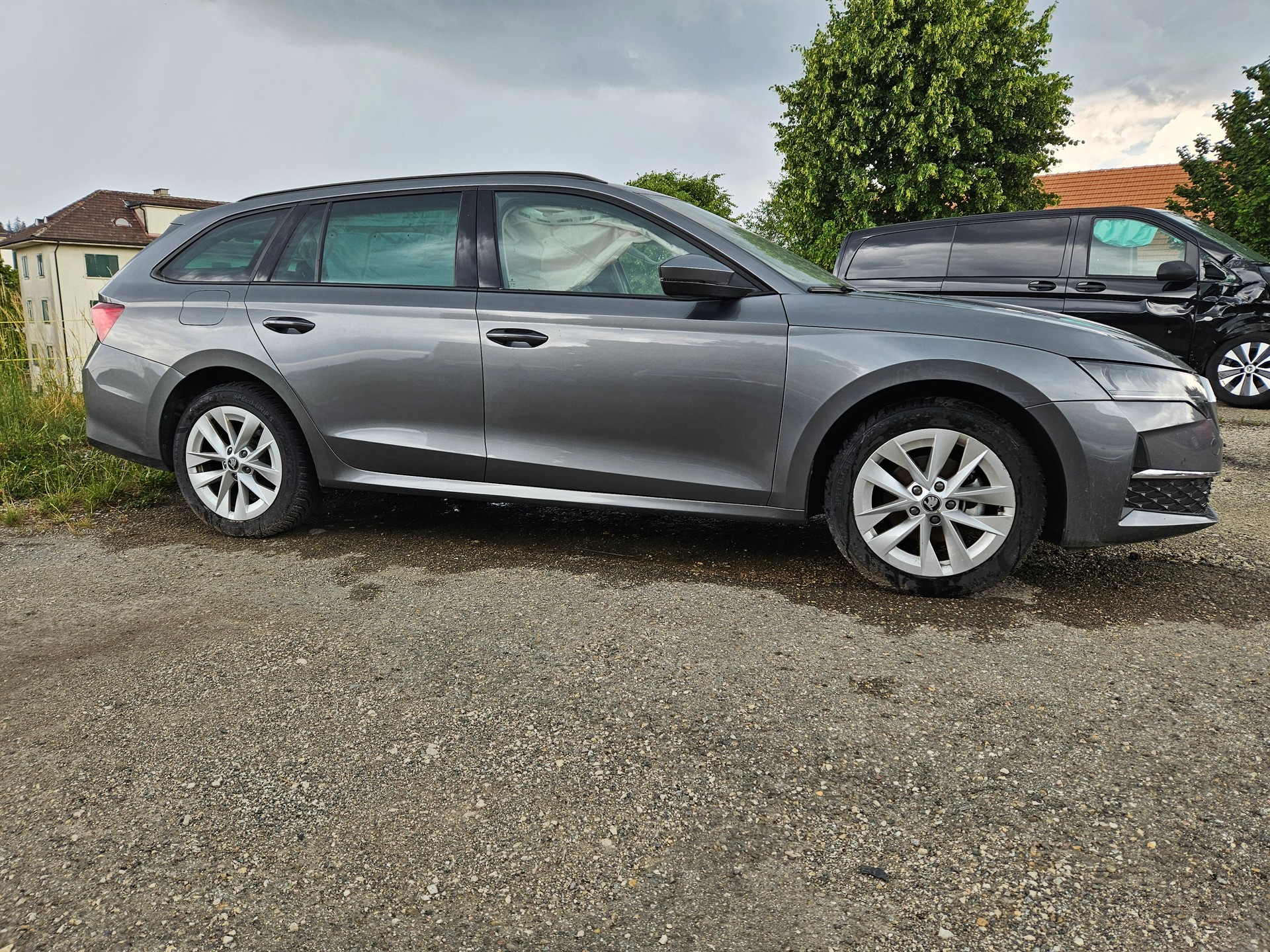 SKODA Octavia Combi 1.5 TSI mHEV DSG Dynamic BESCHADIGT ENDOMMAGEE