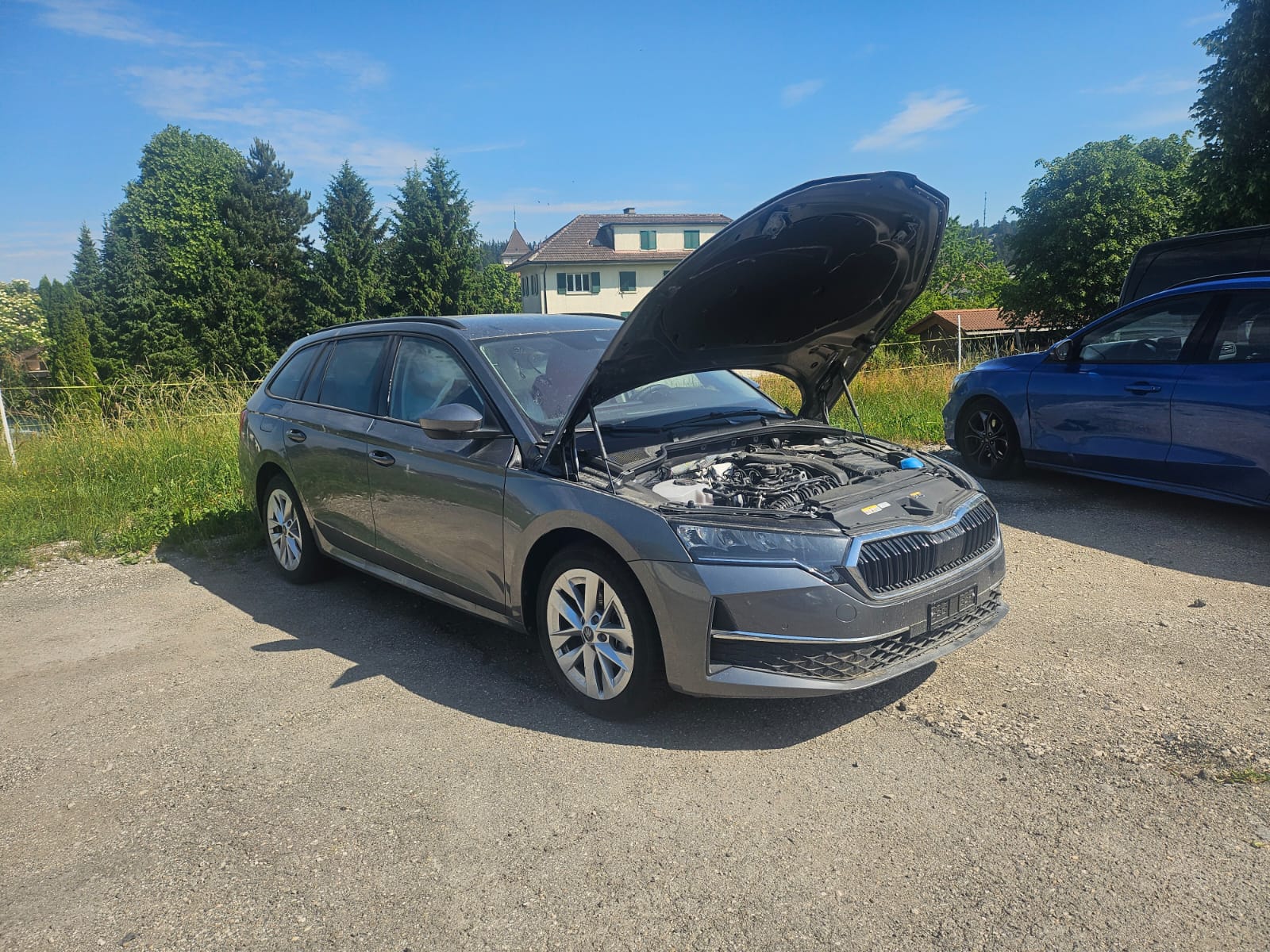 SKODA Octavia Combi 1.5 TSI mHEV DSG Dynamic BESCHADIGT ENDOMMAGEE-image-8