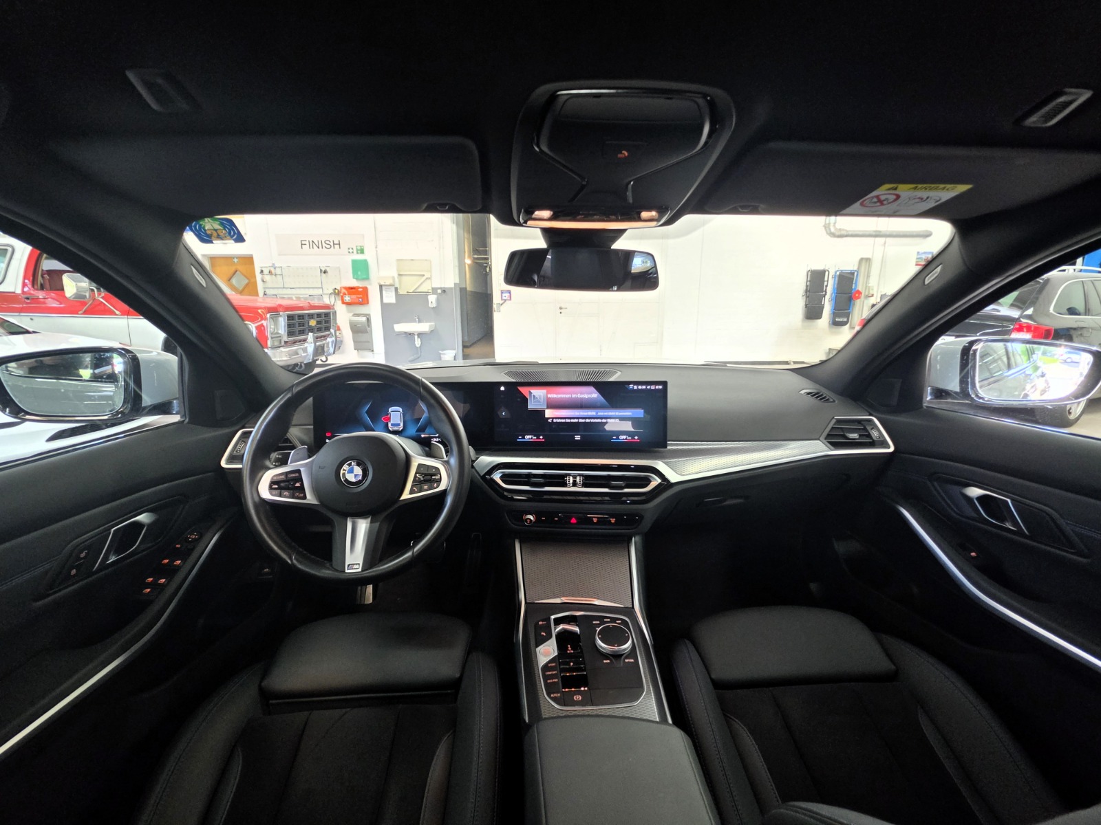 BMW 320d xDrive 48V Touring Steptronic M Sport-image-9
