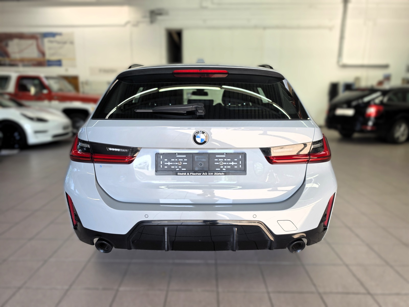 BMW 320d xDrive 48V Touring Steptronic M Sport-image-3