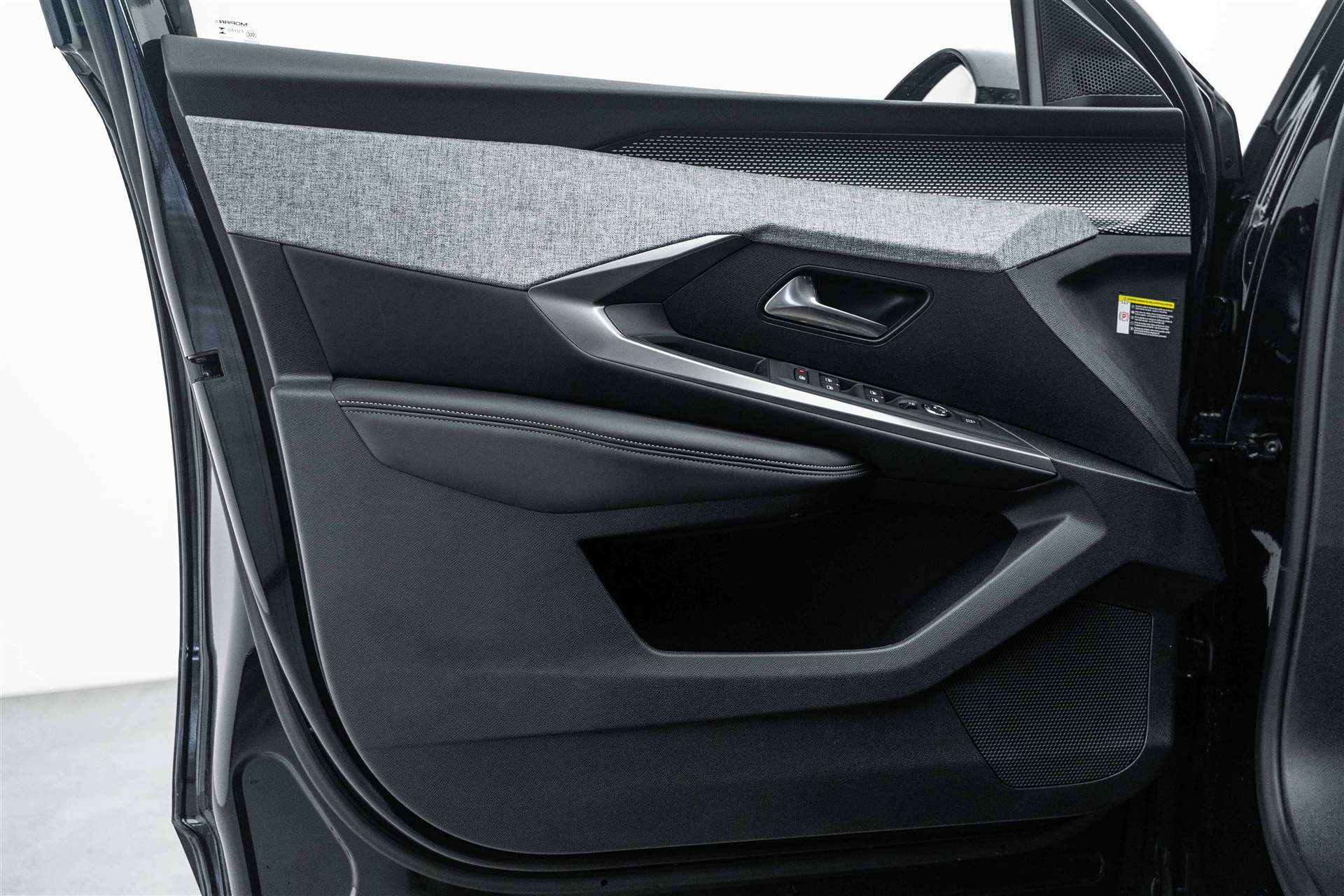 PEUGEOT 3008 145 GT Hybrid e-DCS-Automat-image-6