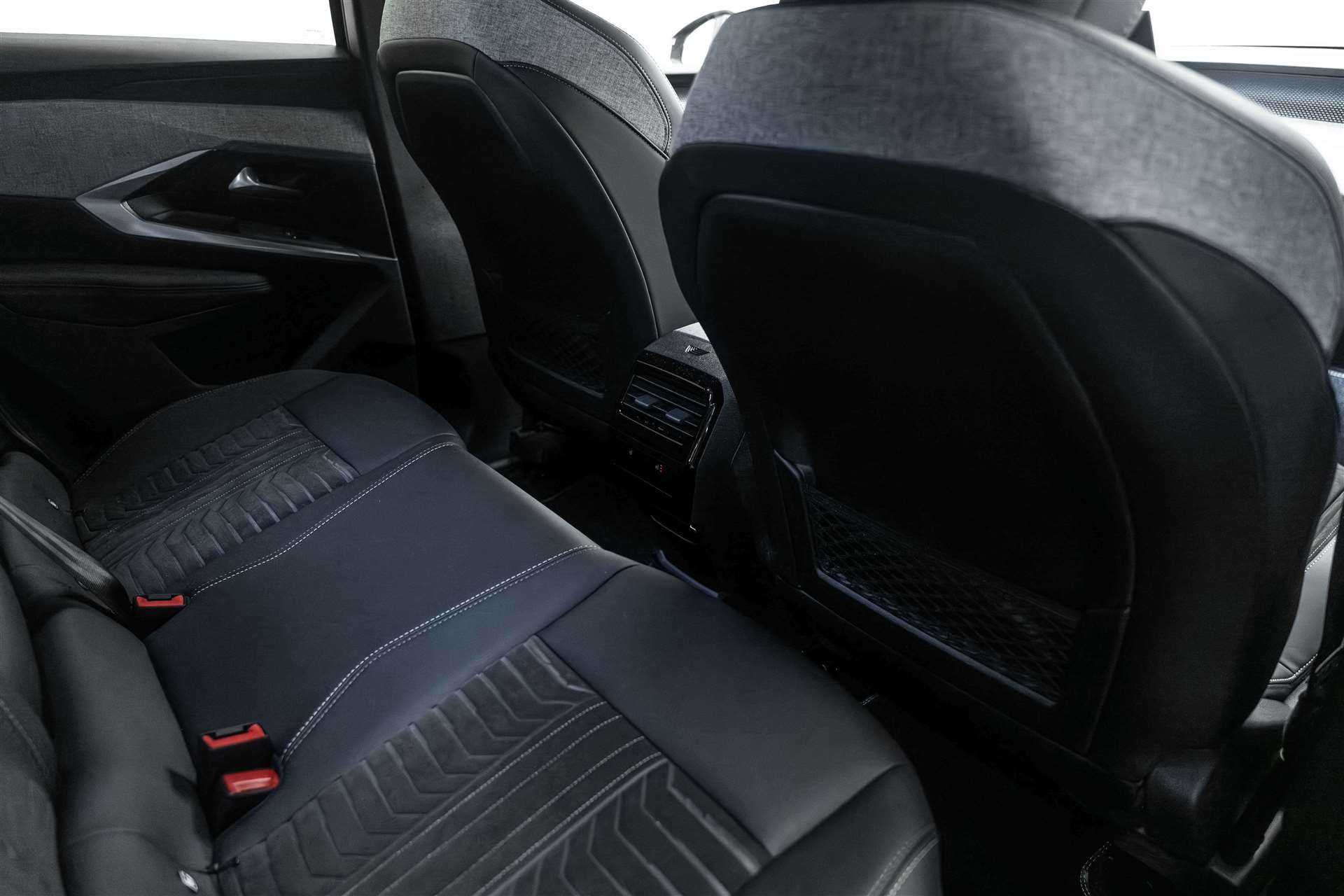 PEUGEOT 3008 145 GT Hybrid e-DCS-Automat-image-12